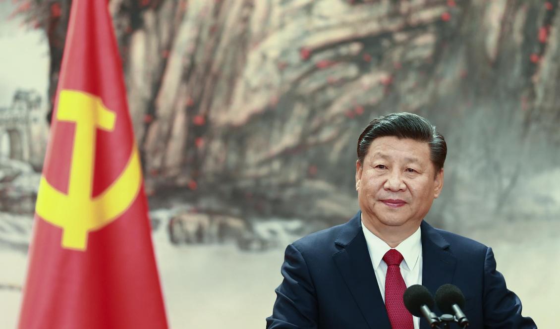 





Kinas ledare Xi Jinping talar vid podiet vid tillkännagivandet av politbyråns stående kommittée, den 25 oktober 2017. Foto:  Lintao Zhang/Getty Images                                                                                                                                                                                                                                                                                                