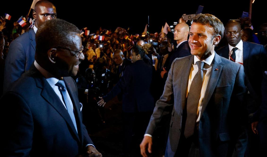 Frankrikes president Macron träffade Kameruns premiärminister Joseph Dion Ngute på måndagen. Foto: Ludovic Marin/AFP via Getty Images