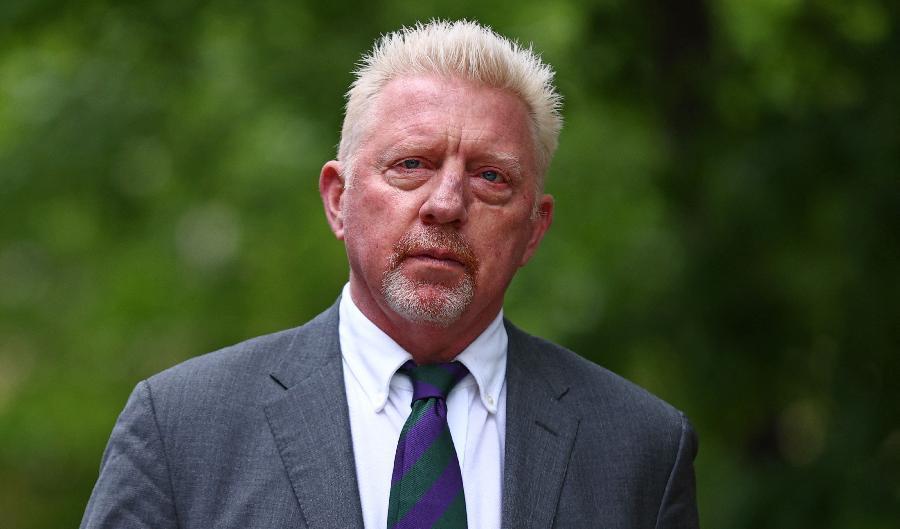 



Boris Becker på väg in till domstolsförhandlingarna i Southwark Crown Court i London den 29 april, där han dömdes till 30 månaders fängelse. Foto: Adrian Dennis/AFP via Getty Images                                                                                                                                                                                