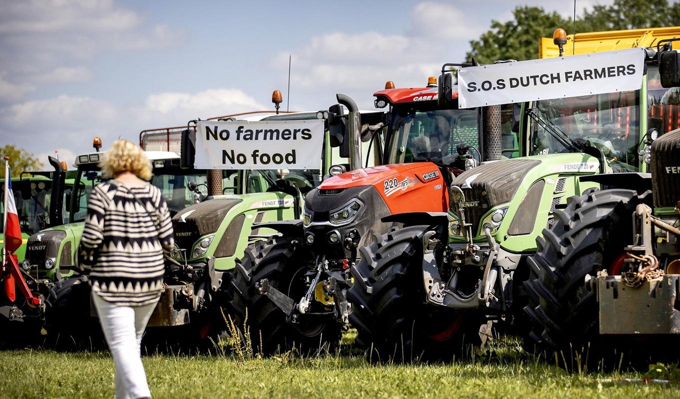 Bönder protesterar i Woudenberg i Nederländerna den 20 augusti 2022 efter att regeringen beslutat att minska kväveutsläpp för jordbrukare. Koen Van Weel/ANP via Getty Images