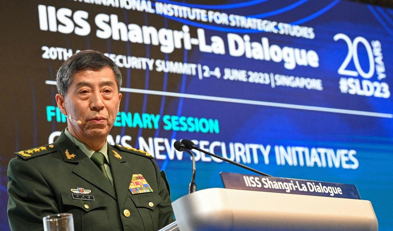 Kinas försvarsminister Li Shangfu talar under den asiatiska säkerhetskonferensen, Shangri-La Dialogue, i Singapore den 4 juni.Foto: Roslan Rahman/AFP via Getty Images