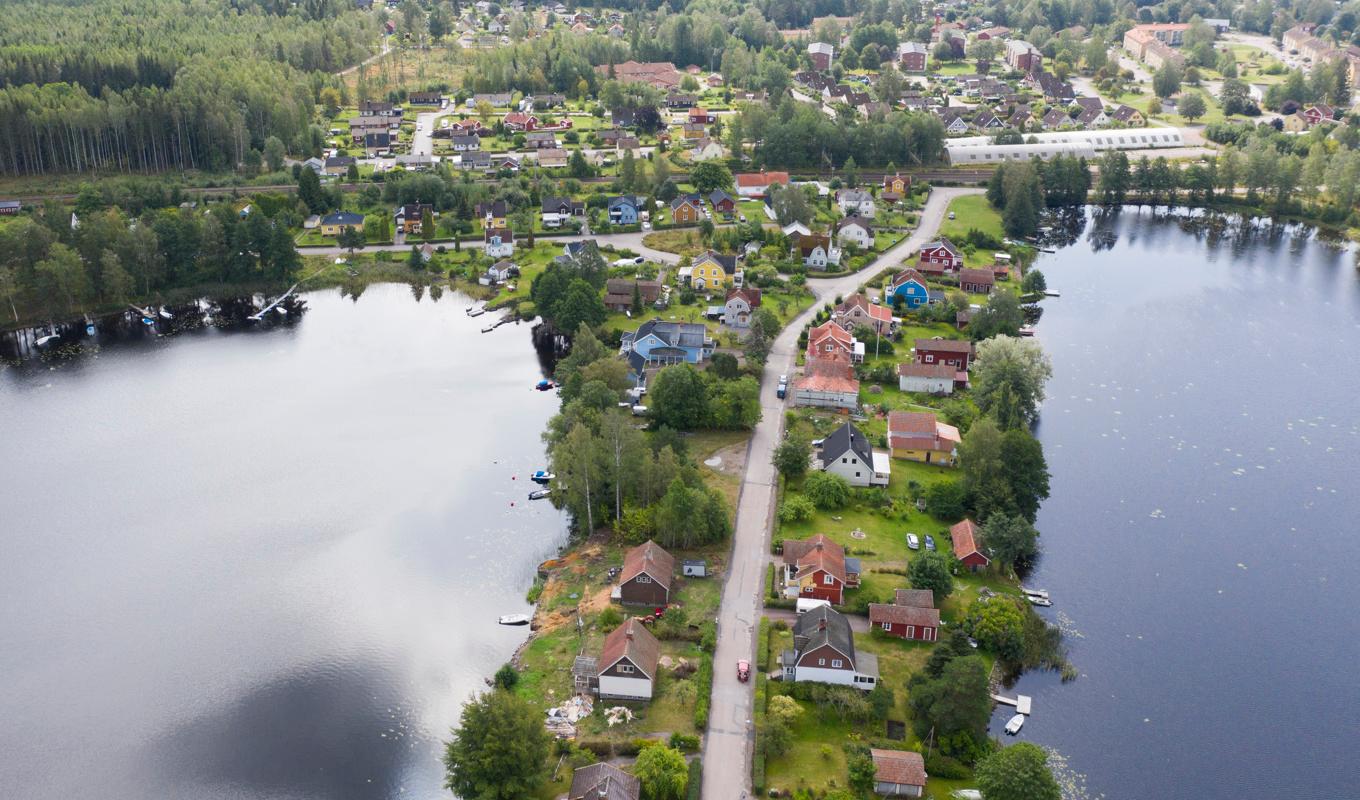 Villor blev dyrare i juni, medan bostadsrätterna låg stilla. Arkivbild. Foto: Fredrik Sandberg/TT