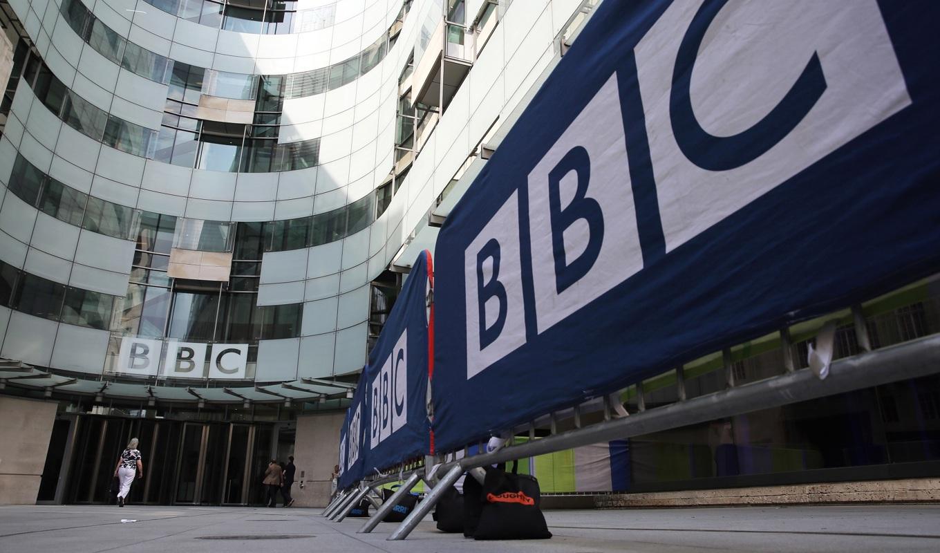 Flera miljoner britter anser att de inte är skyldiga att betala tv-licensen till BBC. Foto: Dan Kitwood/Getty Images