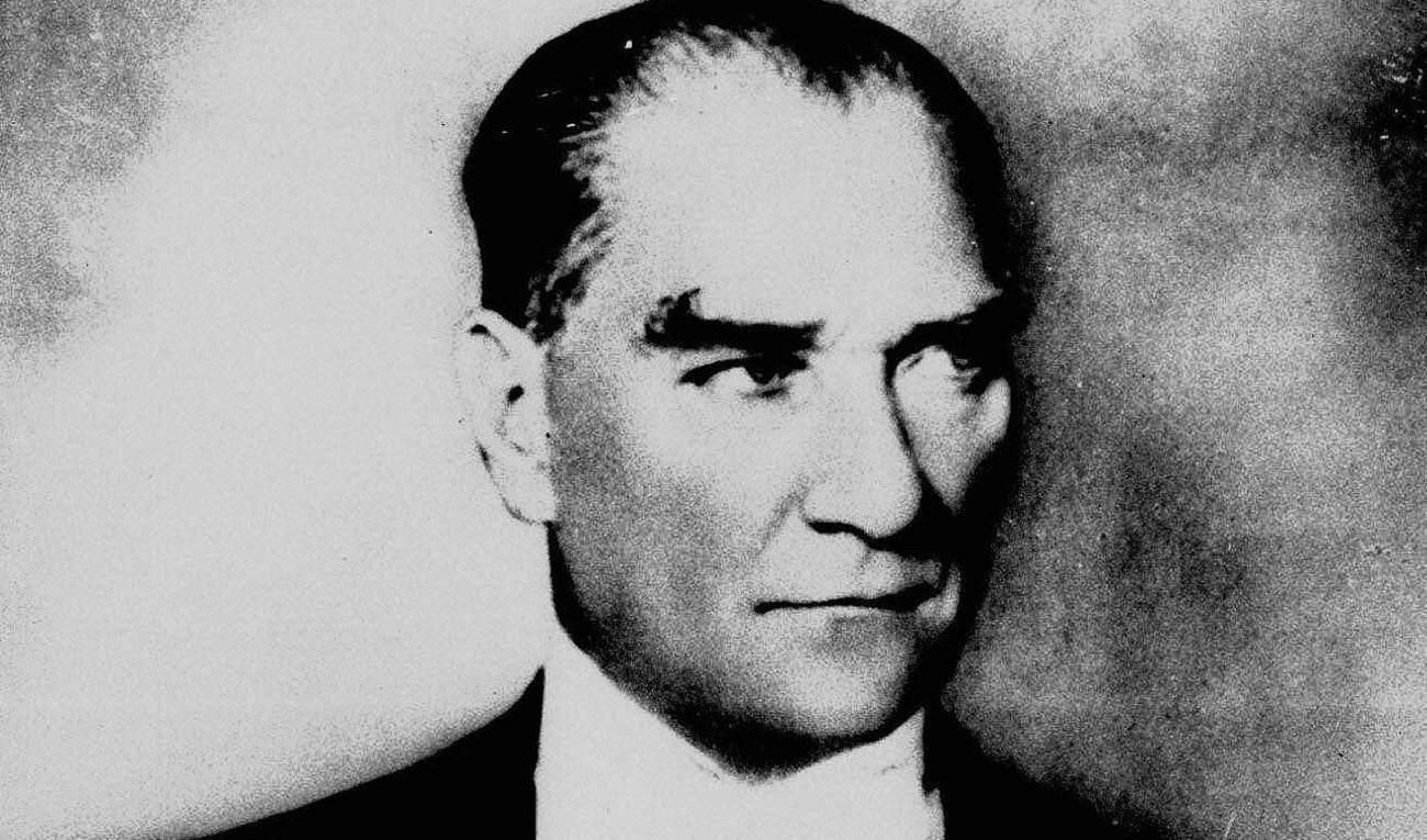 Mustafa Kemal Atatürk ses som det moderna Turkiets grundare. Nu har en tv-serie om hans liv stoppats för visning i Disney+. Foto: AP/TT