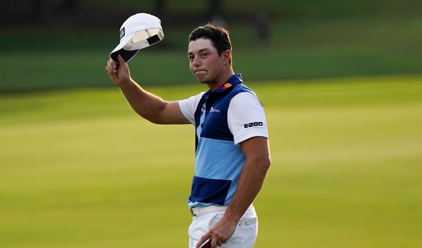 Viktor Hovland kunde fira på söndagen i East Lake i Atlanta. Foto: Mike Stewart/AP/TT