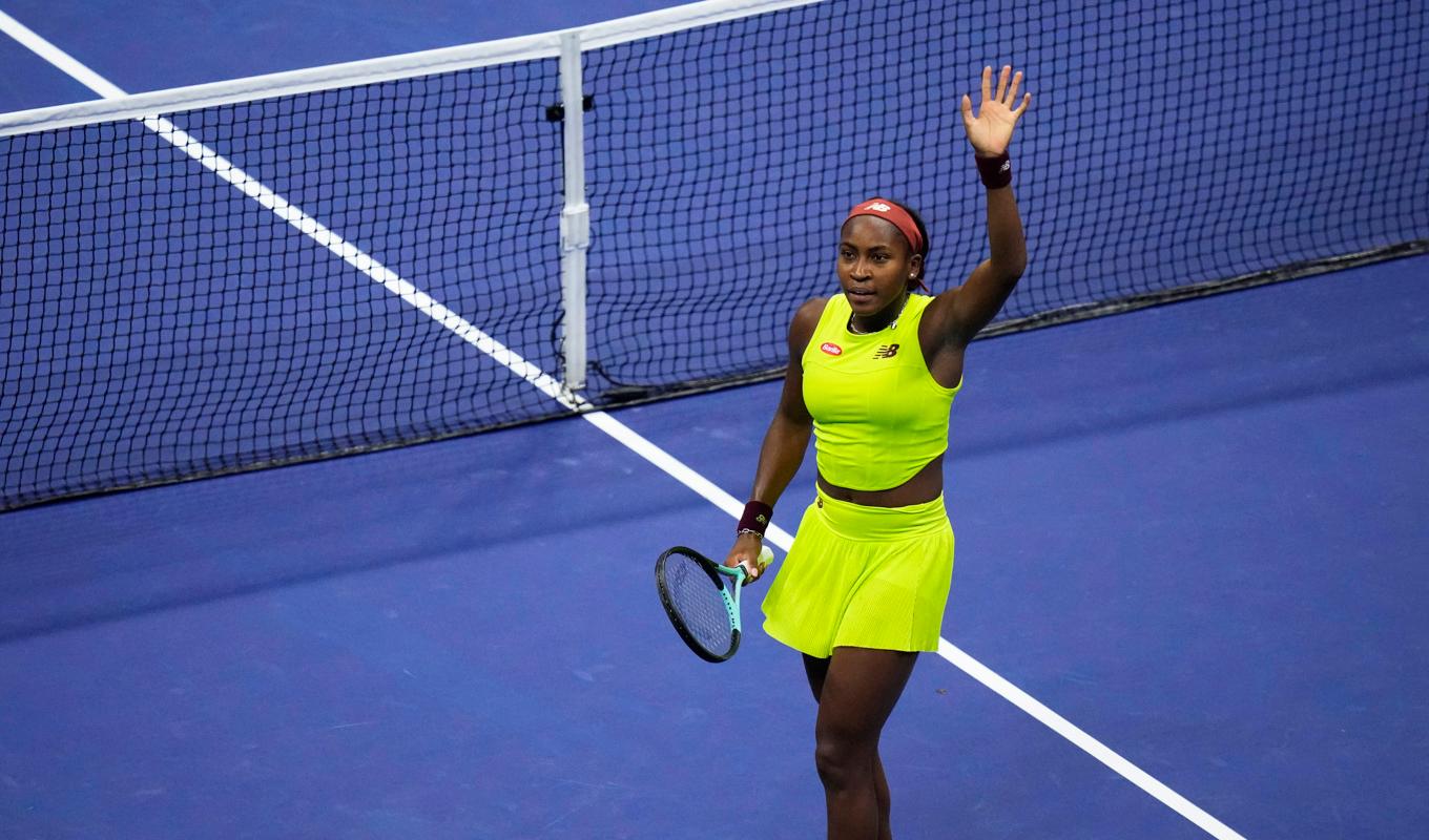 Coco Gauff firar efter segern mot Elise Mertens i US Open. Foto: Frank Franklin II/AP/TT