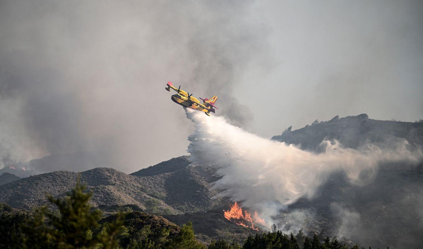 Bränderna på Rhodos har orsakat stora svårigheter för människorna i området. Spyros Bakalis/AFP via Getty Images