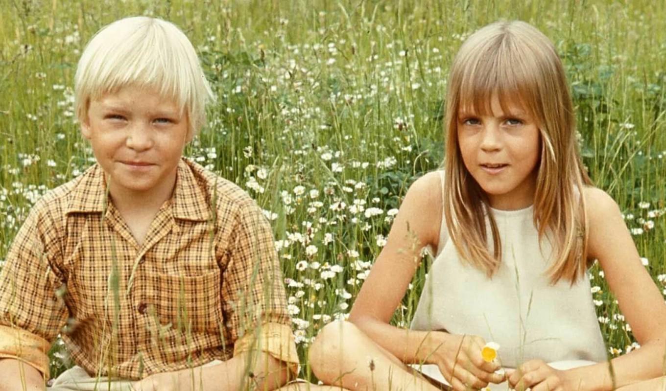 De två protagonisterna Fia och Hampus, som lär känna varandra på djupet genom fantasin. Foto: Göran Graffman och Ralph Evers