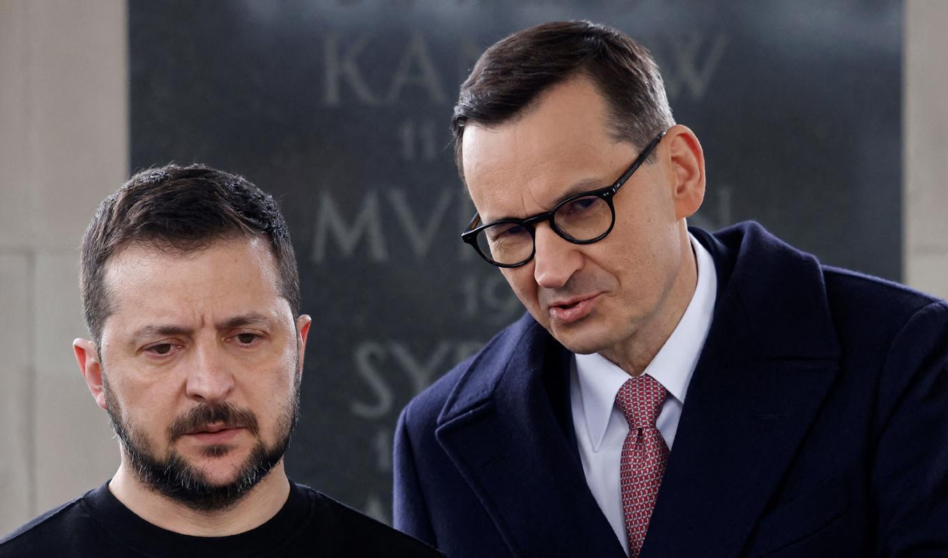 Ukrainas president Volodymyr Zelenskyj tillsammans med Polens utrikesminister Mateusz Morawiecki. Foto: Wojtek Radwanski/AFP via Getty Images