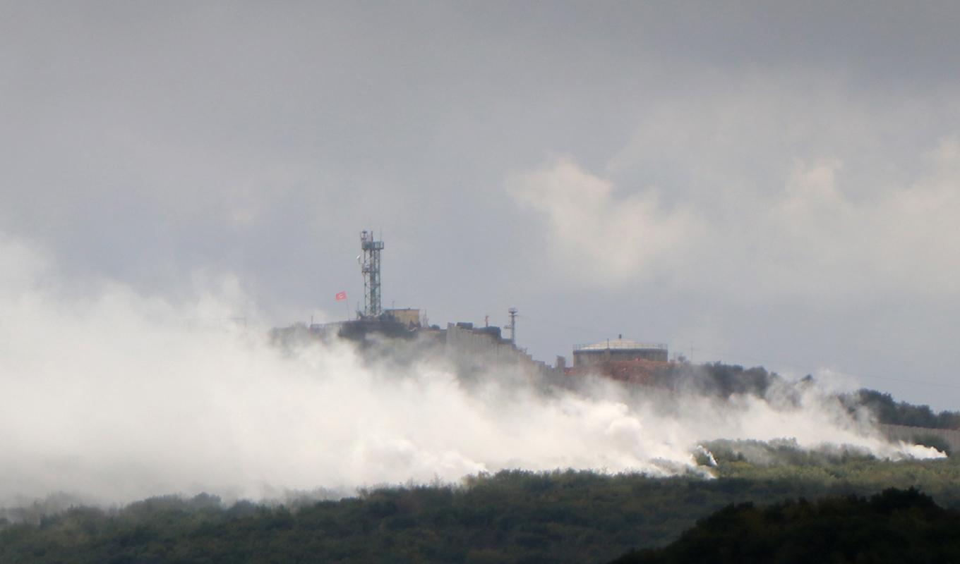 Rök vid en israelisk arméutpost i närheten av den libanesiska gränsen. Foto: AFP via Getty Images