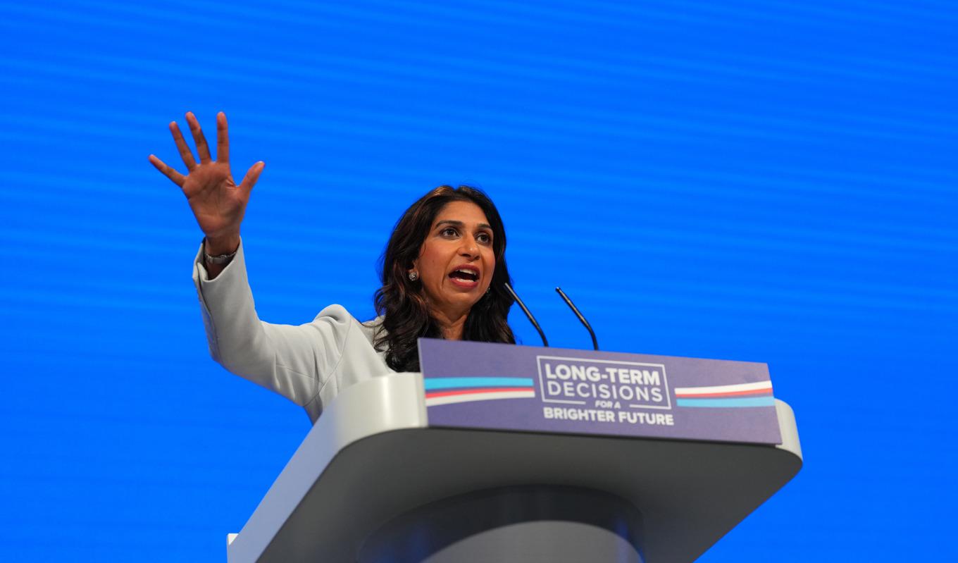 Den brittiska inrikesministern Suella Braverman talade om att minska invandringen till Storbritannien vid den konservativa partikonferensen den 3 oktober i Manchester. Foto: Carl Court/Getty Images