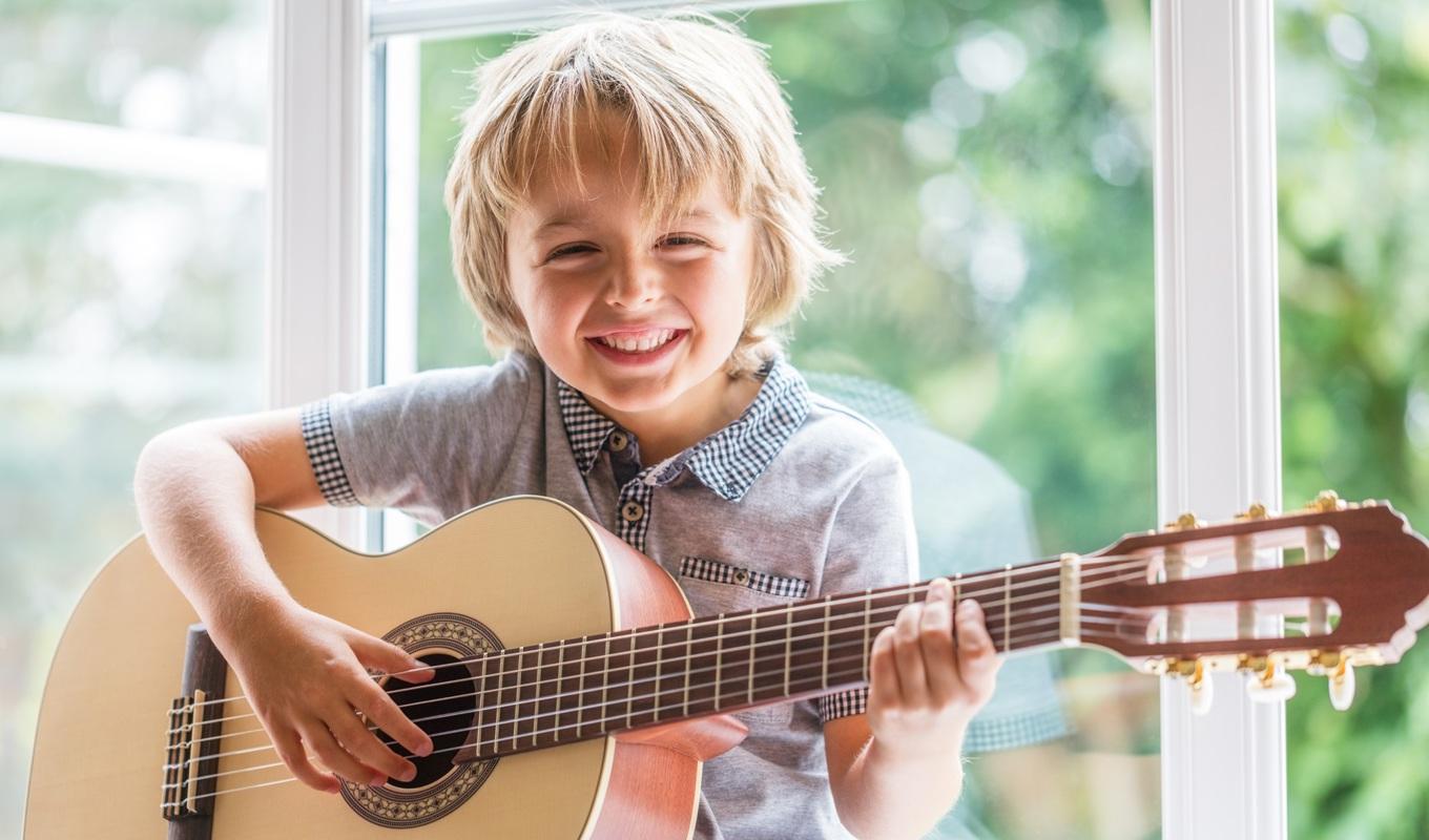 Tusentals och åter tusentals timmar av övning leder ibland till det efterlängtade målet – att bli ett med sitt instrument. Foto: Shutterstock