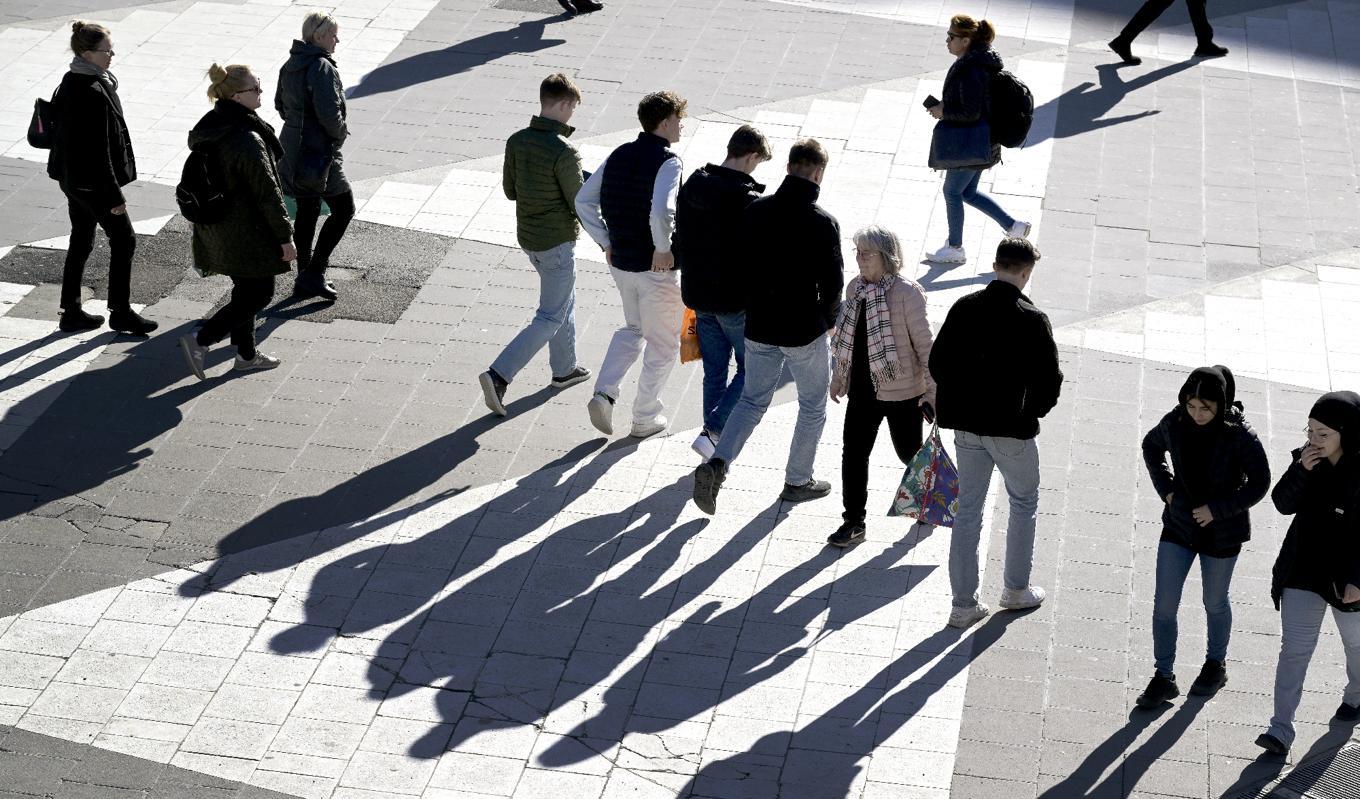 I Brås nya trygghetsundersökning uppger 53 procent av befolkningen att de i stor utsträckning oroar sig över brottsligheten i samhället, den högsta nivån hittills. Foto: Janerik Henriksson/TT