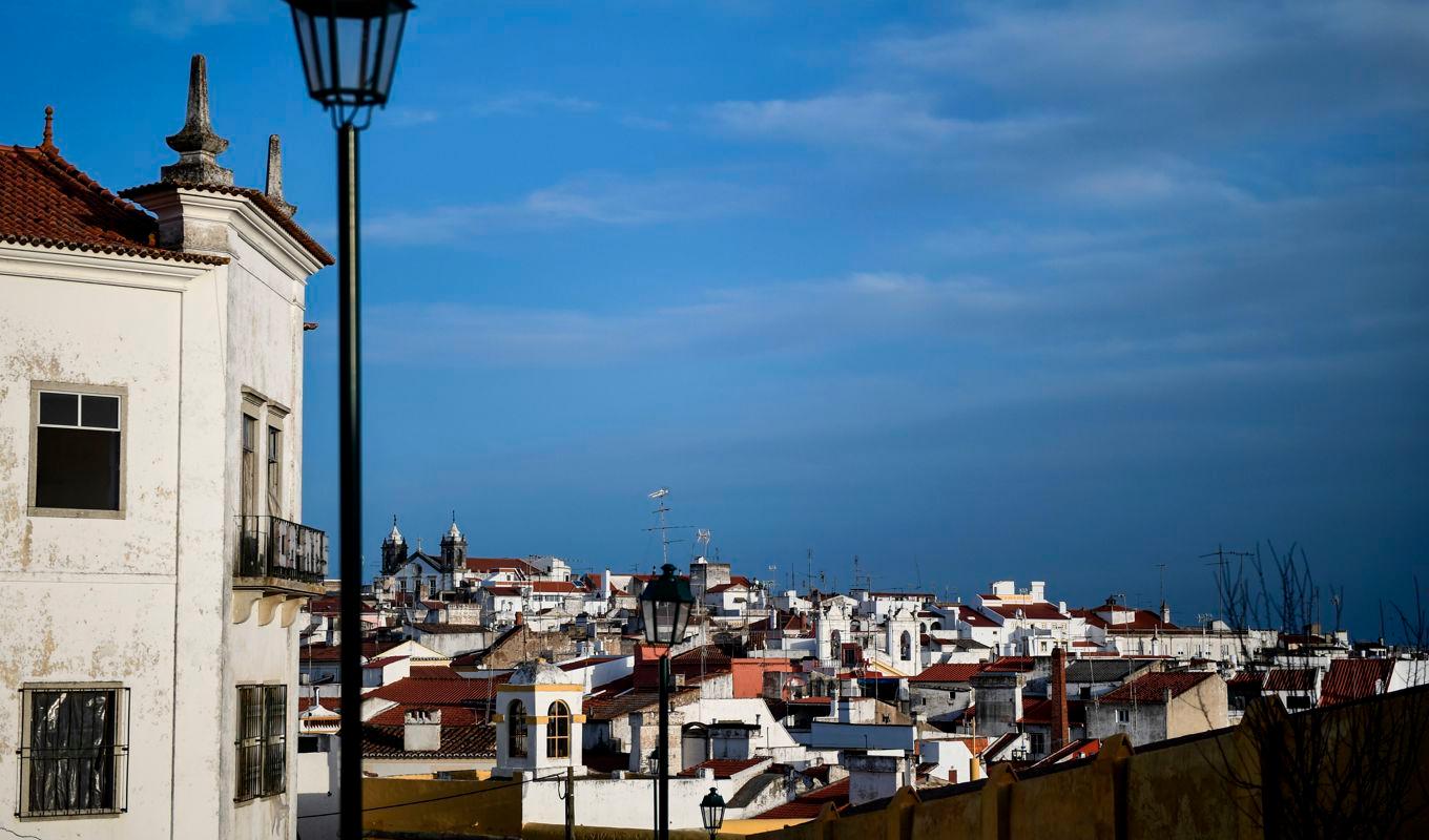 På bilden ses samhället Elvas i Alentejo i Portugal. Foto: Patricia De Melo Moreira/AFP via Getty Images