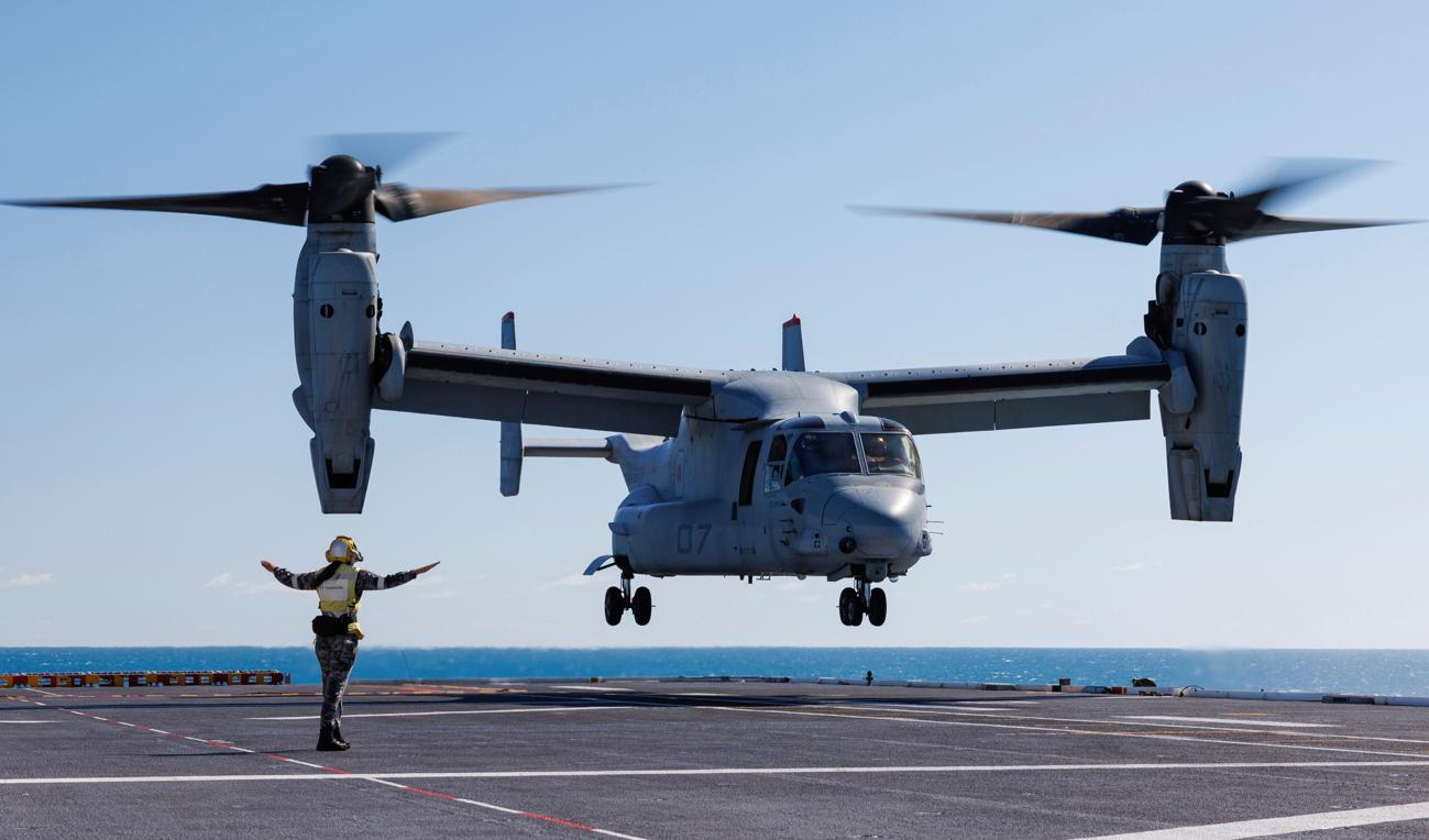 Den amerikanska militären ställer tills vidare in alla flygningar med flygfarkosten Osprey, en slags blandning mellan helikopter och flygplan, efter flera olyckor med dödlig utgång. Arkivbild. Foto: SGT Andrew Sleeman/Australiska flottan via AP/TT