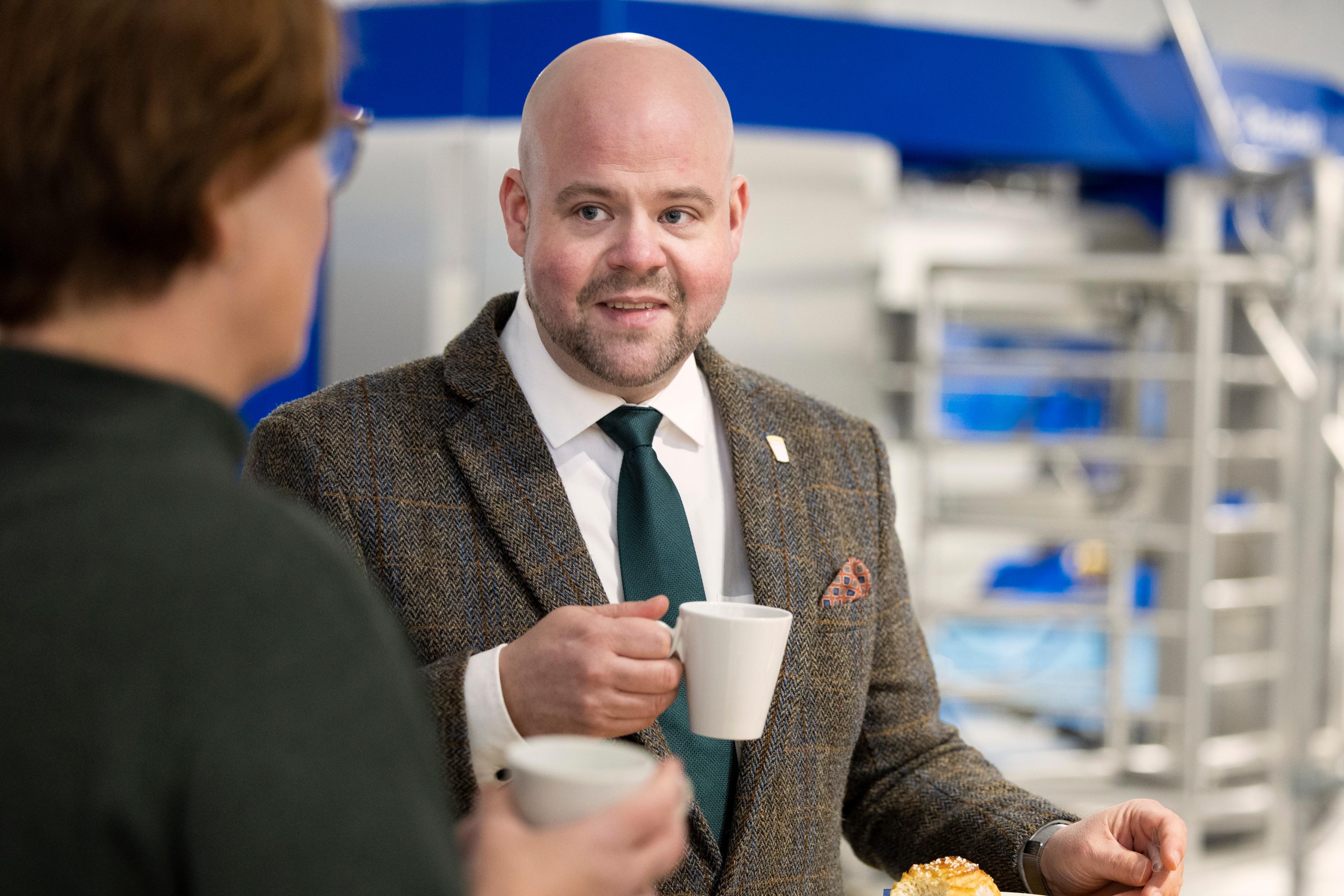 Landsbygdsminister Peter Kullgren (KD) menar att Sverige behöver stärka livsmedelsproduktionen till följd av det försämrade säkerhetspolitiska läget. Foto: Ninni Andersson/Regeringskansliet