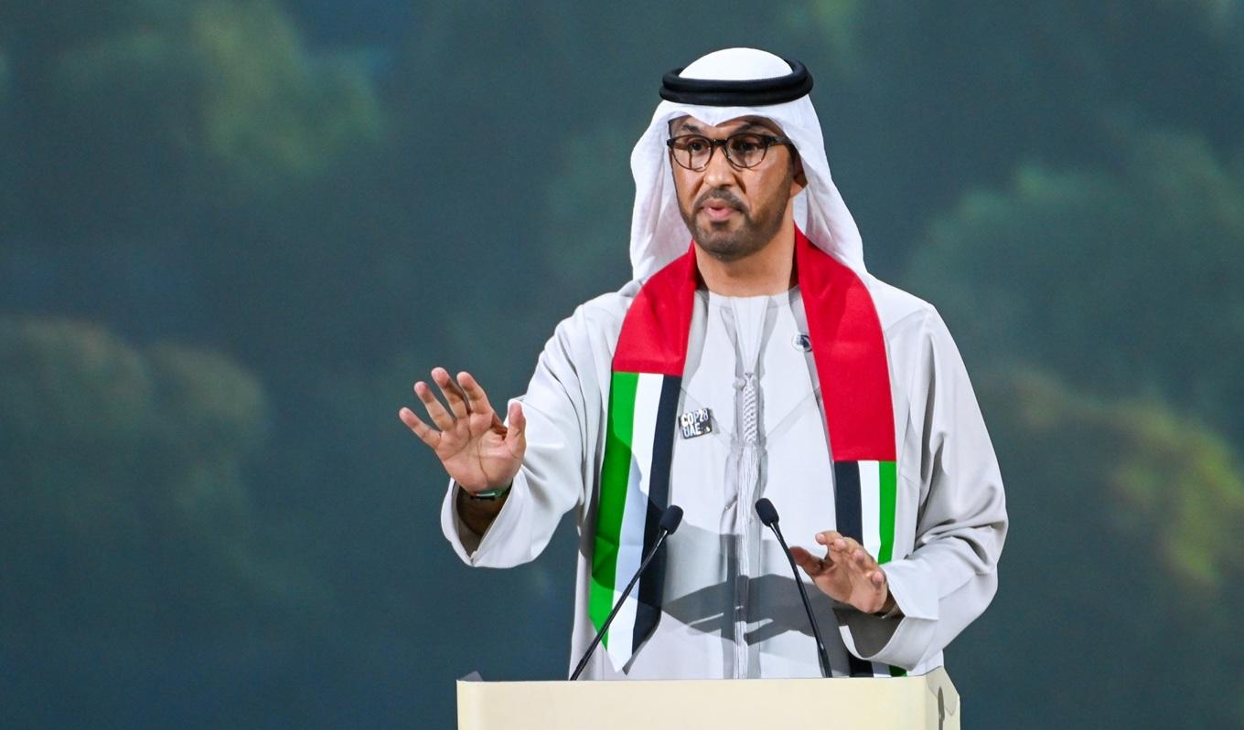 Sultan Al Jaber, ordförande för klimatkonferensen COP28, talar under konferensen i Dubai, den 2 december. Foto: Stuart Wilson/COP 28 via Getty Images