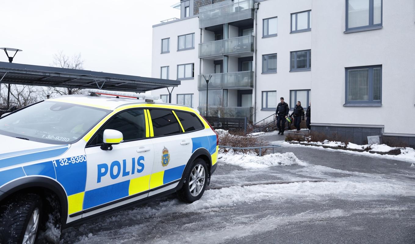 Hissteknikern utförde servicearbete i ett flerbostadshus i Vårberg när han skadades så allvarligt att han avled. Arkivbild. Foto: Christine Olsson/TT