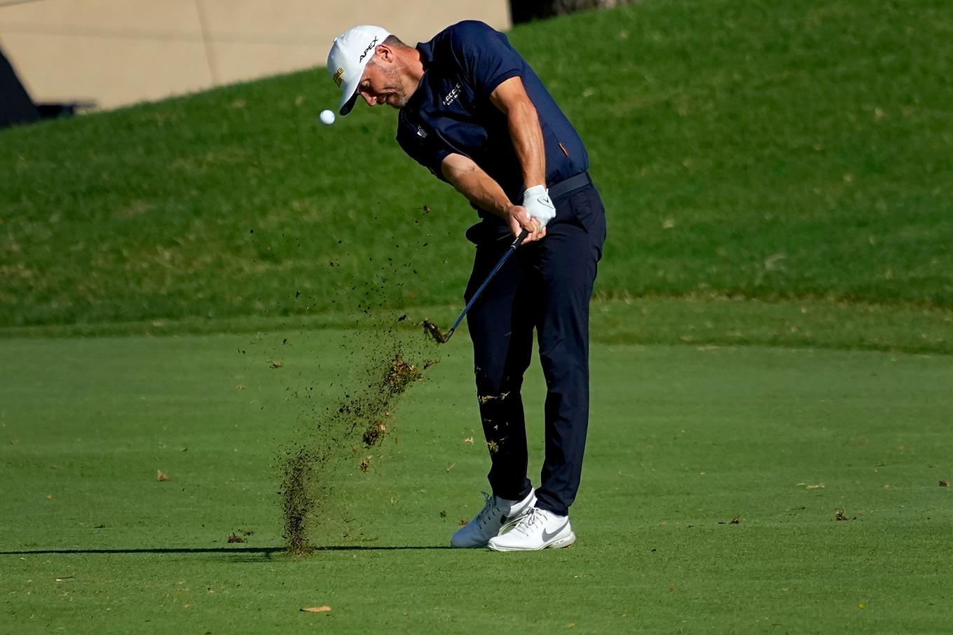 Alexander Norén ligger på delad 22:a plats efter tredje rundan i PGA-tourtävlingen på Hawaii, sex slag totalt efter ledaren Keegan Bradley. Arkivbild. Foto: Matt York/AP/TT