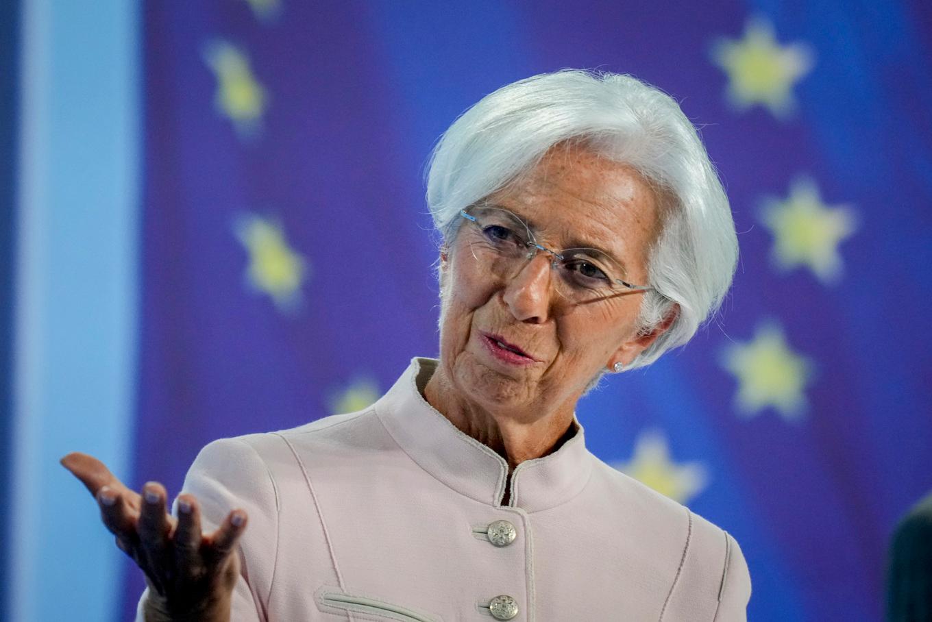 ECB, med chefen Christine Lagarde, väntas sänka räntan fyra gånger i år enligt en Bloombergenkät med ekonomer. Arkivbild. Foto: Michael Probst AP/TT