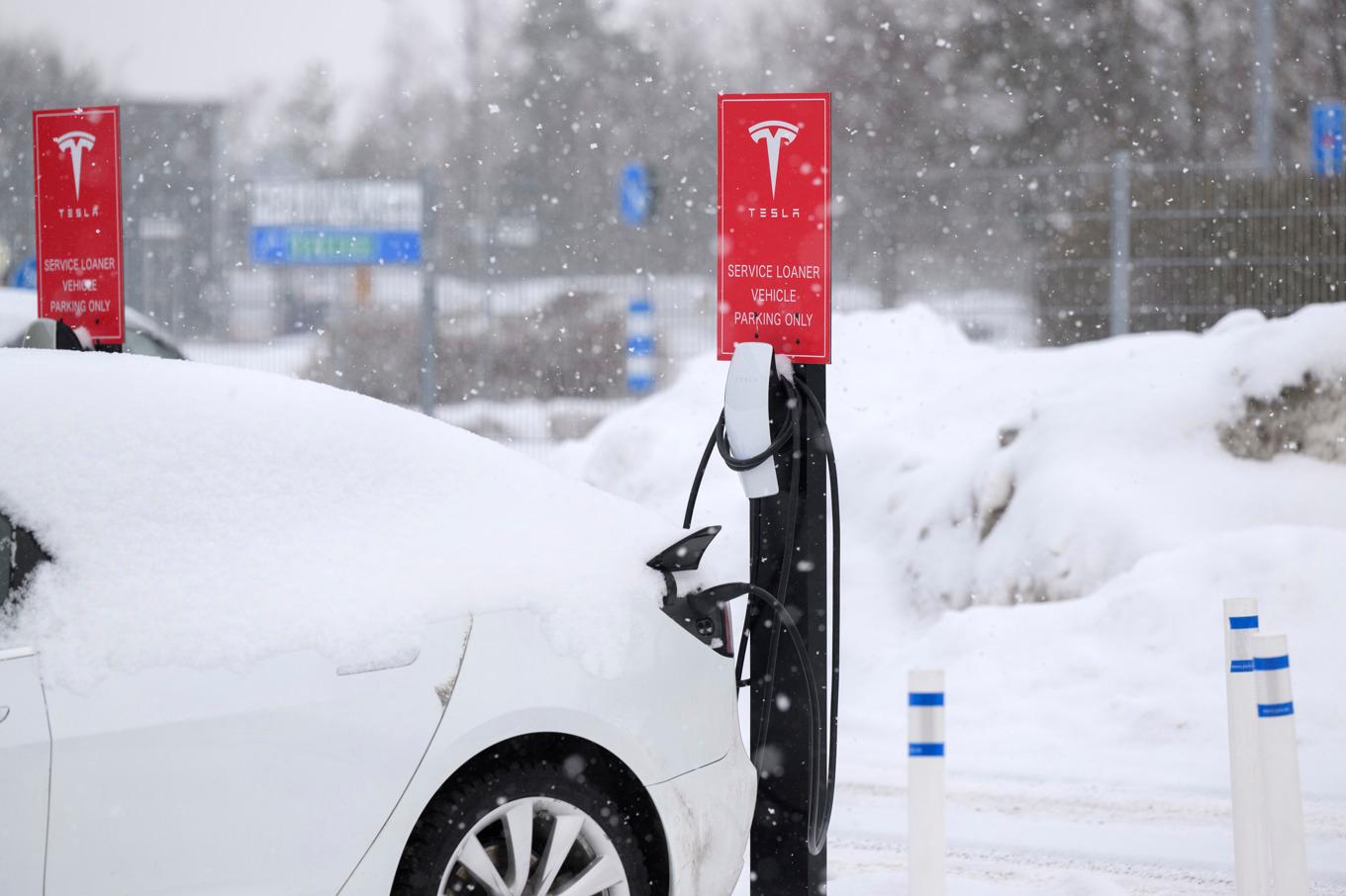 Arkivbild från Tesla anläggning i Segeltorp i södra Stockholm. Foto: Jessica Gow/TT