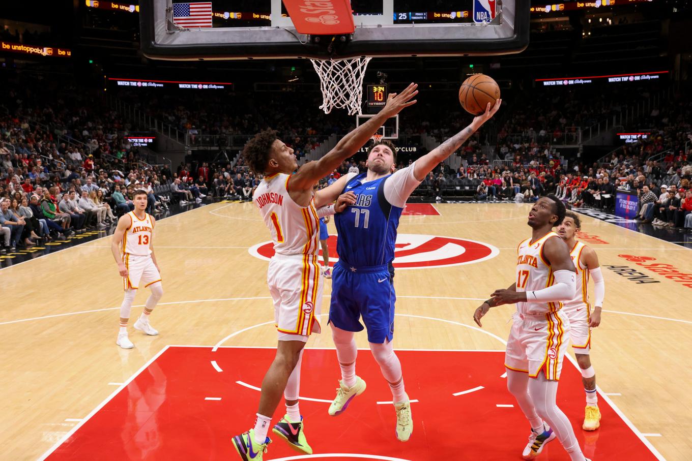 Luka Doncic under matchen mot Atlanta Hawks där han gjorde 73 poäng. Foto: Jason Getz / AP/ TT