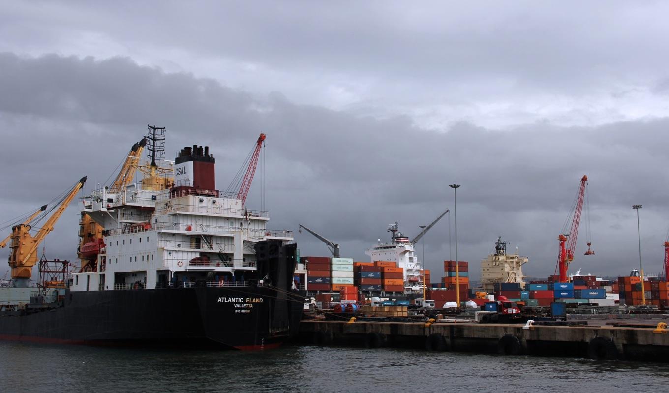 Containerhamnen i staden Durban. Sydafrikanska hamnar lider svårt av årtionden av korruption, vanskötsel och eftersatt utveckling. Foto: Jean Liou/AFp via Getty Images