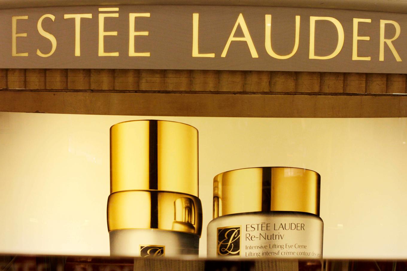 Sminkföretaget Estée Lauder ökade försäljningen och aktien lyfte över 12 procent. Arkivbild. Foto: Pat Wellenbach/AP-TT