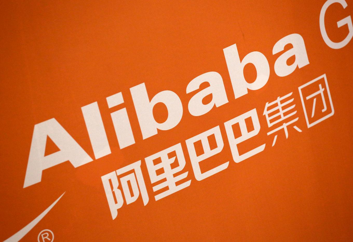 Den kinesiska e-handelsjätten Alibaba, noterat på New York-börsen, överraskar ägarna med nytt stort återköpsprogram. Arkivbild Foto: Mark Lennihan AP/TT