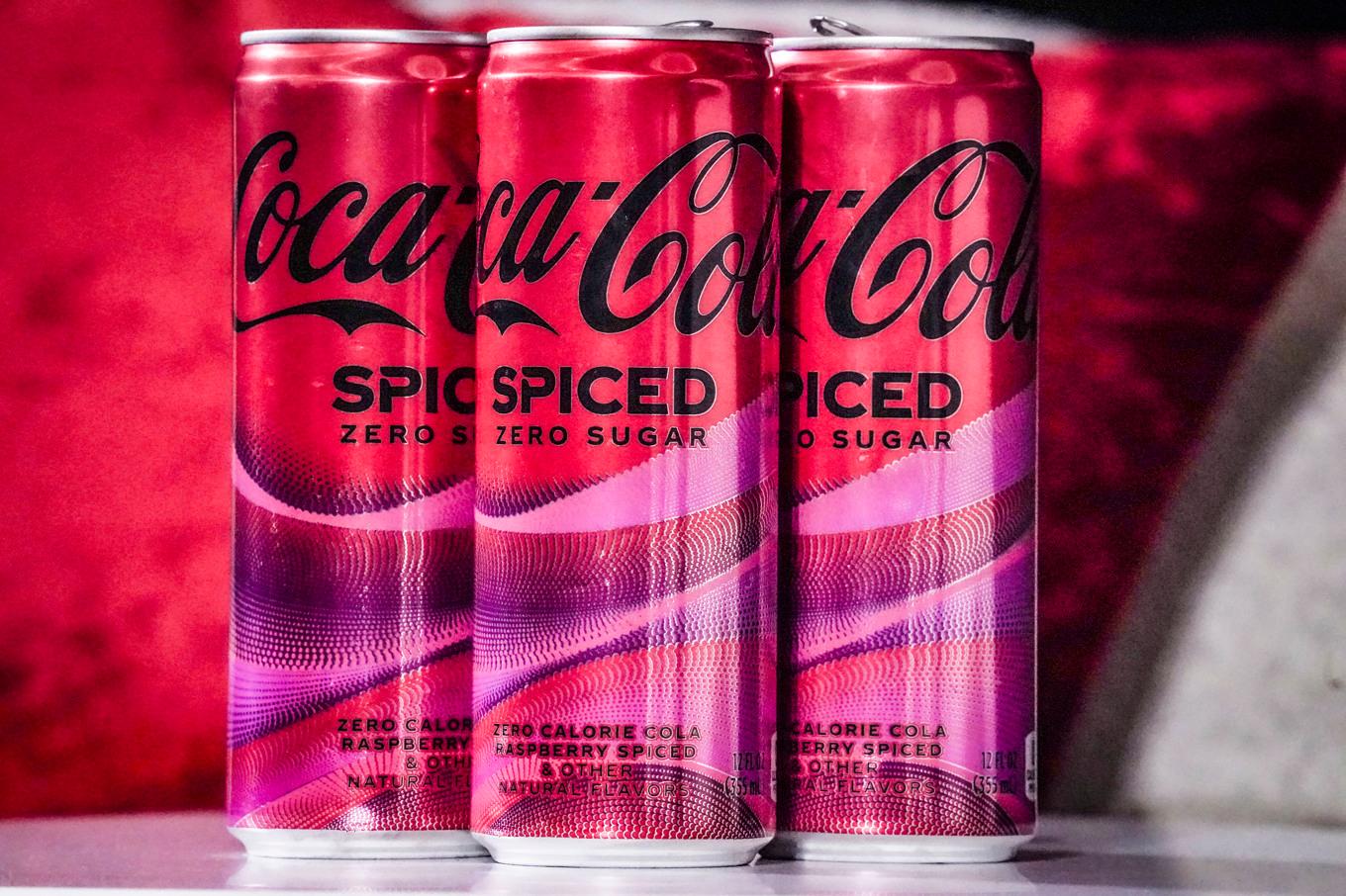 Coca-Cola har nyligen lanserat en ny smak på sin läsk som går under namnet "Spiced". Foto: Bebeto Matthews/AP/TT