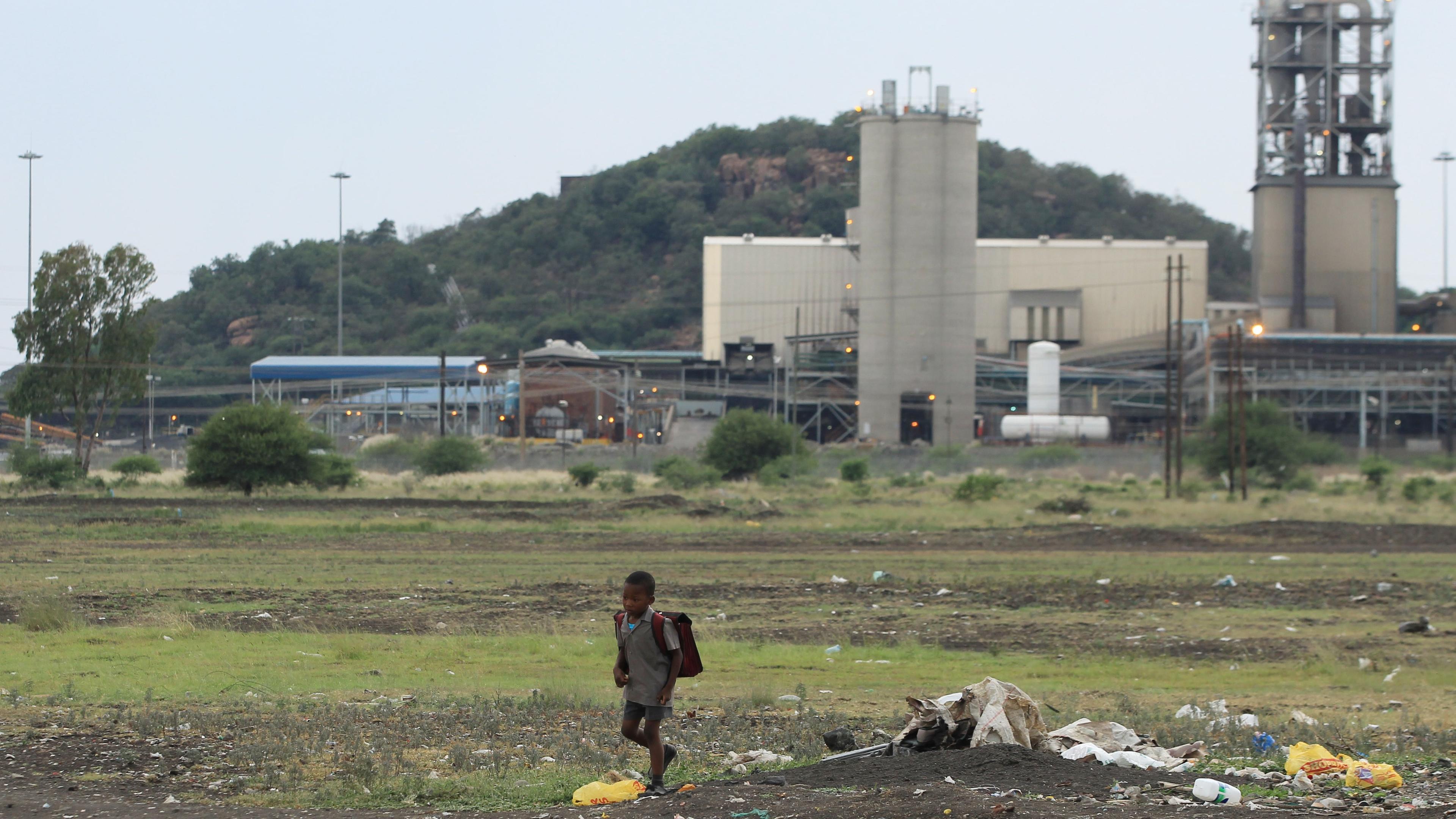 Gruvsektorn har stora lönsamhetsproblem i Sydafrika. Tusentals jobb är i fara. Arkivbild. Foto: Themba Hadebe AP/TT