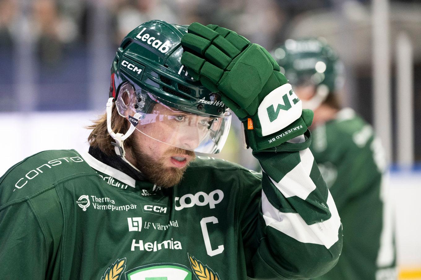 Linus Johanssons Färjestad ligger under med 0–2 i matcher mot Rögle. Foto: Tommy Pedersen/TT