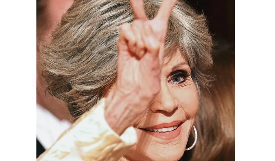 Skådespelerskan Jane Fonda besöker Wiens operahus i februari förra året. Anledningen är naturligtvis den omtalade operabalen. Foto: Roland Schlager/AFP via Getty Images