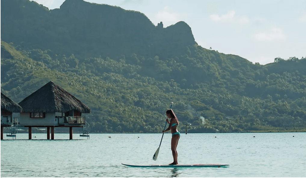 När Victoria och Daniel befann sig på bröllopsresa guppade de runt i Franska Polynesien med en lyxjakt som en av kungens vänner hade lånat ut till dem. Men de hann även med att besöka Four Seasons Bora Bora, precis som vi nu också har gjort. Foto: Alex Andrei/Shutterstock