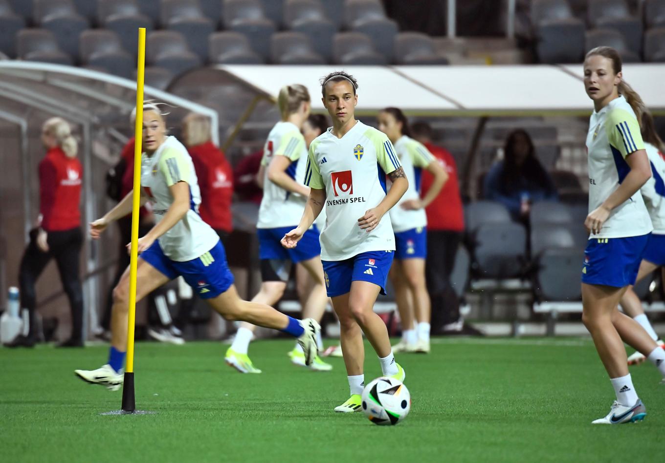 Julia Zigiotti Olme tar plats i Sveriges startelva i kvällens EM-kvalpremiär borta mot England. Arkivbild. Foto: Samuel Steén/TT