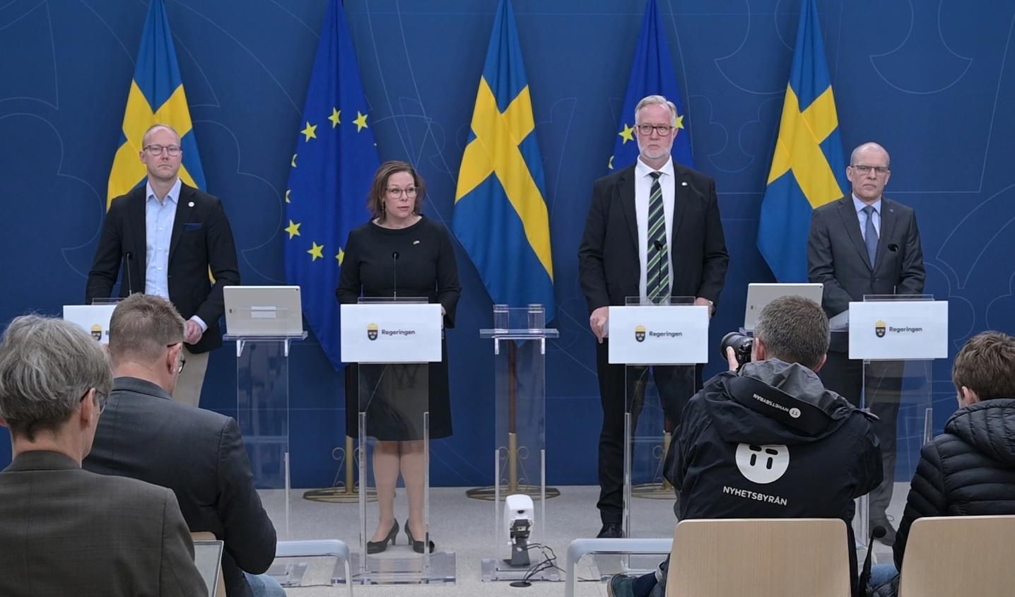 Ludvig Aspling (SD), migrationspolitisk talesperson, Maria Malmer Stenergard (M), migrationsminister, Johan Pehrson (L), arbetsmarknads- och migrationsminister, Ingemar Kihlström (KD), migrationspolitisk talesperson. Foto: Adam Strand.