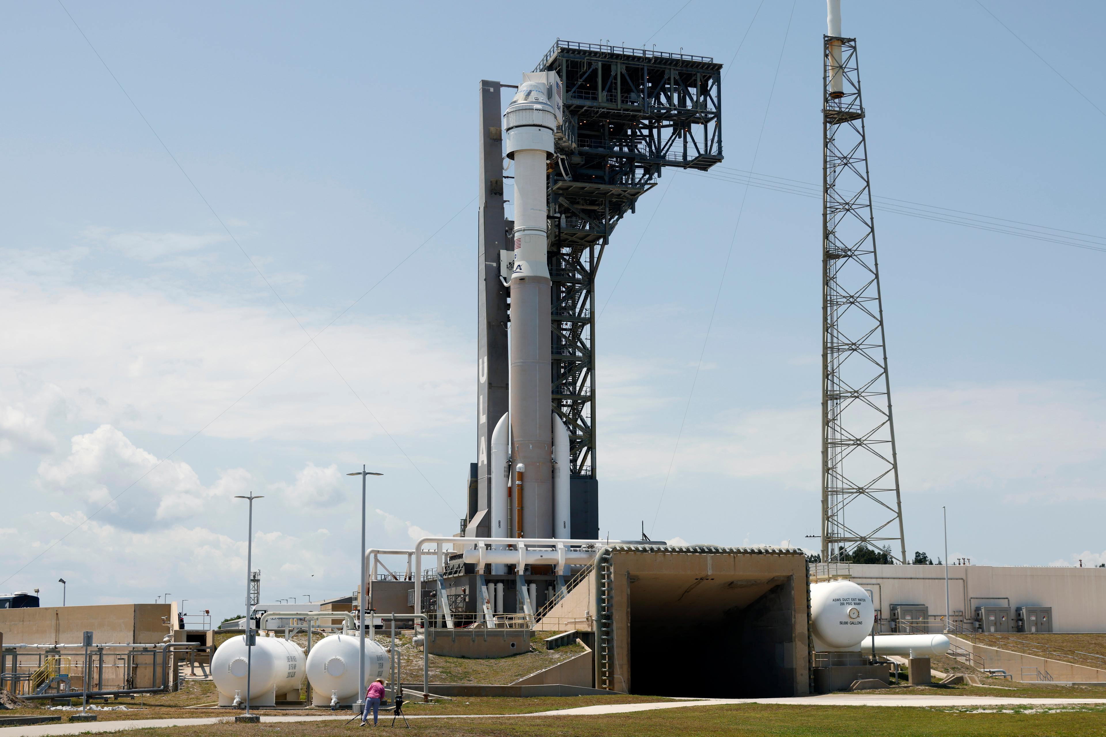 Boeings Starliner vid Cape Canaveral Space Force Station i Florida vid det förra försöket att skjuta upp farkosten. Arkivbild. Foto: Terry Renna/AP/TT