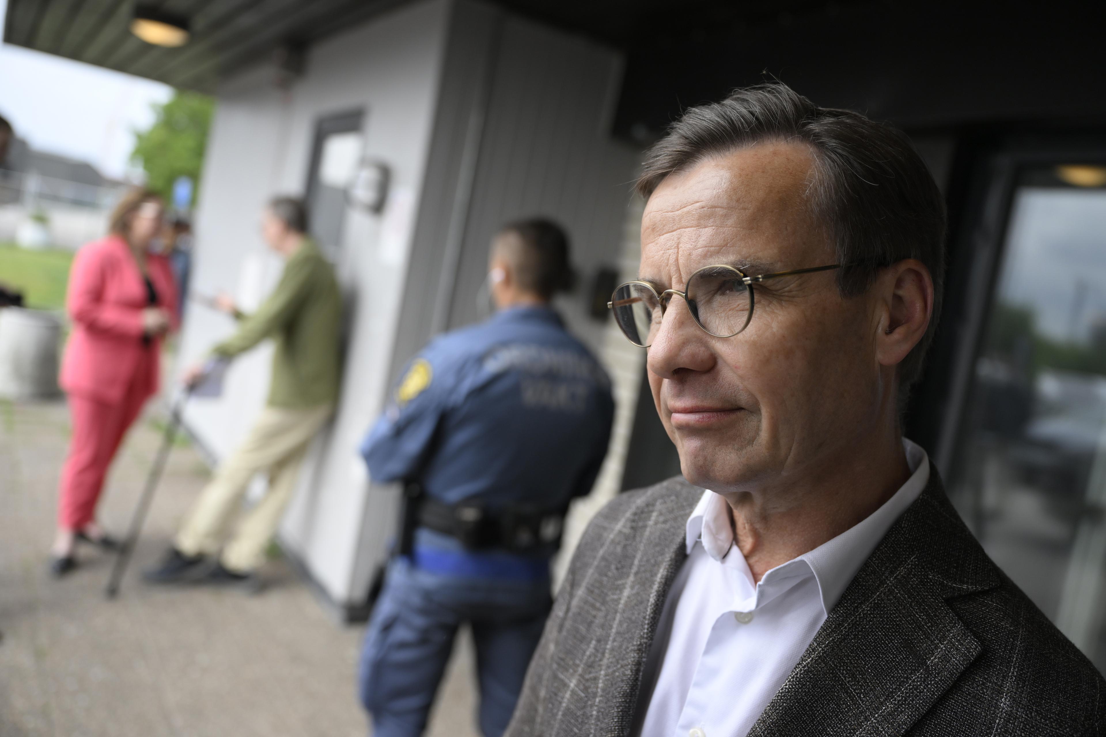 Statsminister Ulf Kristersson besökte på fredagen Migrationsverkets återvändandecenter i Burlöv. Foto: Johan Nilsson/TT
