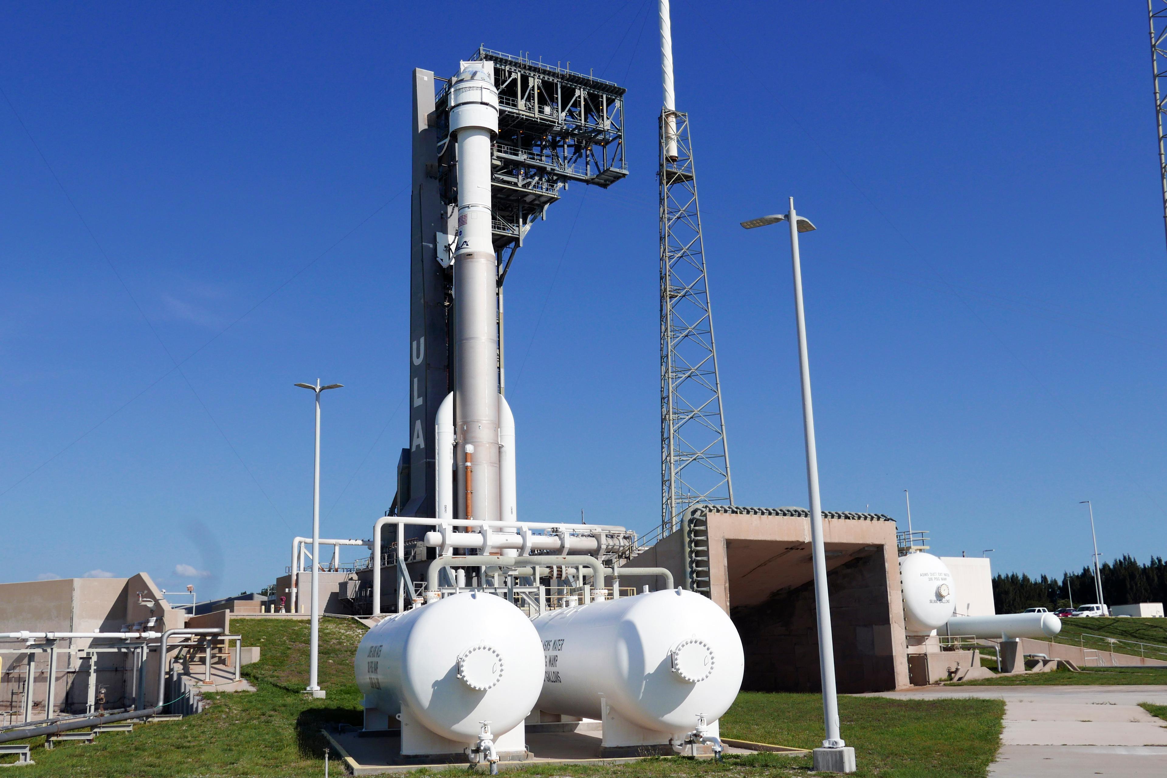 Boeings rymdfarkost Starliner och raketen Atlas V, på en bild från i fredags. Foto: John Raoux/AP/TT