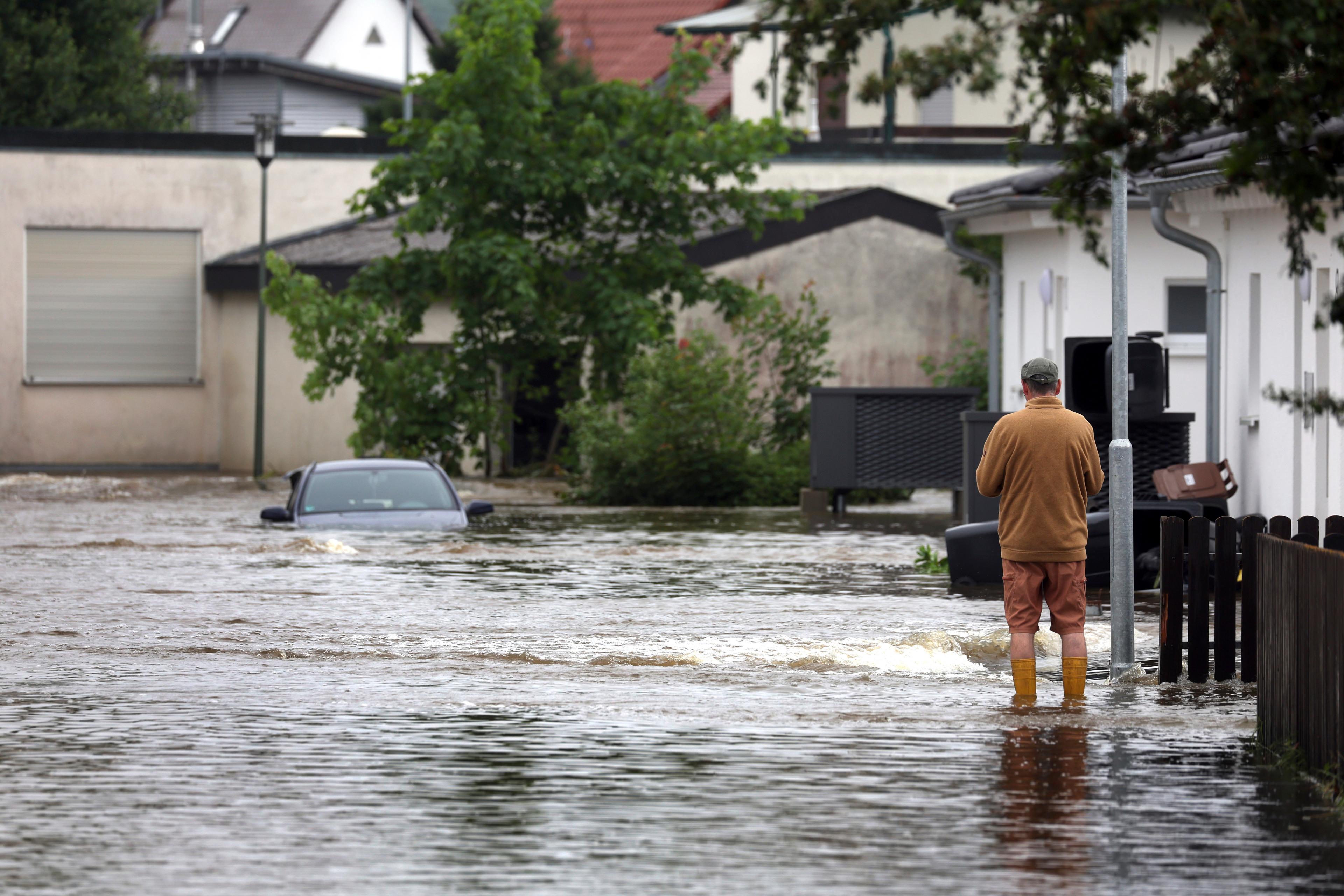 Tyska Offingen har drabbats av översvämningar. Foto: Karl-Josef Hildenbrand/dpa via AP/TT