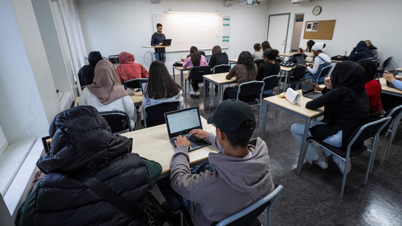 En utredning av lärar- och förskollärarutbildningarna pågår i syfte att höja utbildningarnas kvalitet och yrkenas       attraktivitet. Den ska vara klar den 29 november. Foto: Jonathan Nackstrand/AFP via Getty Images