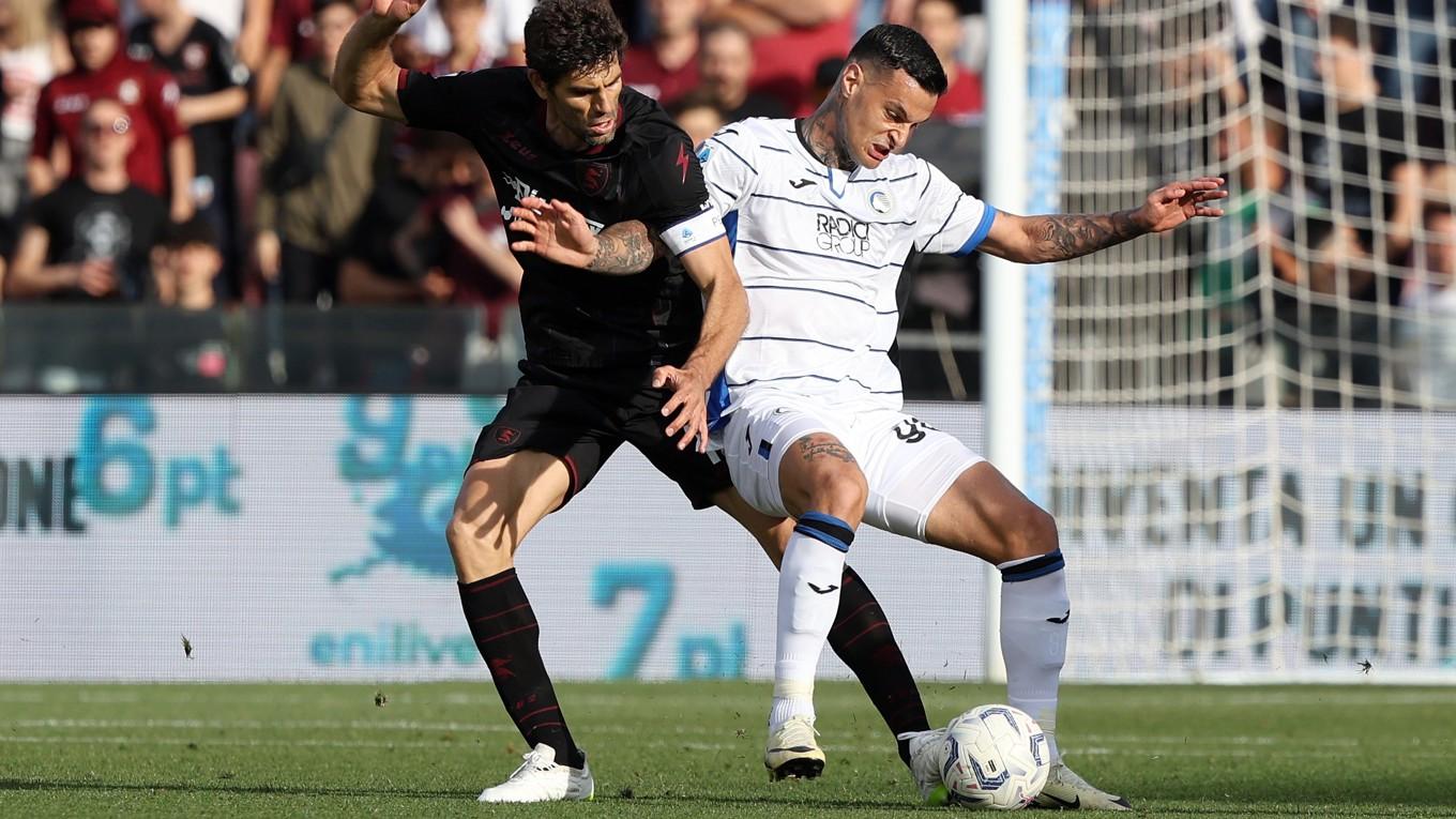 Gianluca Scamacca (t.h.) är nytänd efter att ha återvänt till Italien från England och kan bli Atalantas                      matchvinnare. Foto: Francesco Pecoraro/Getty Images