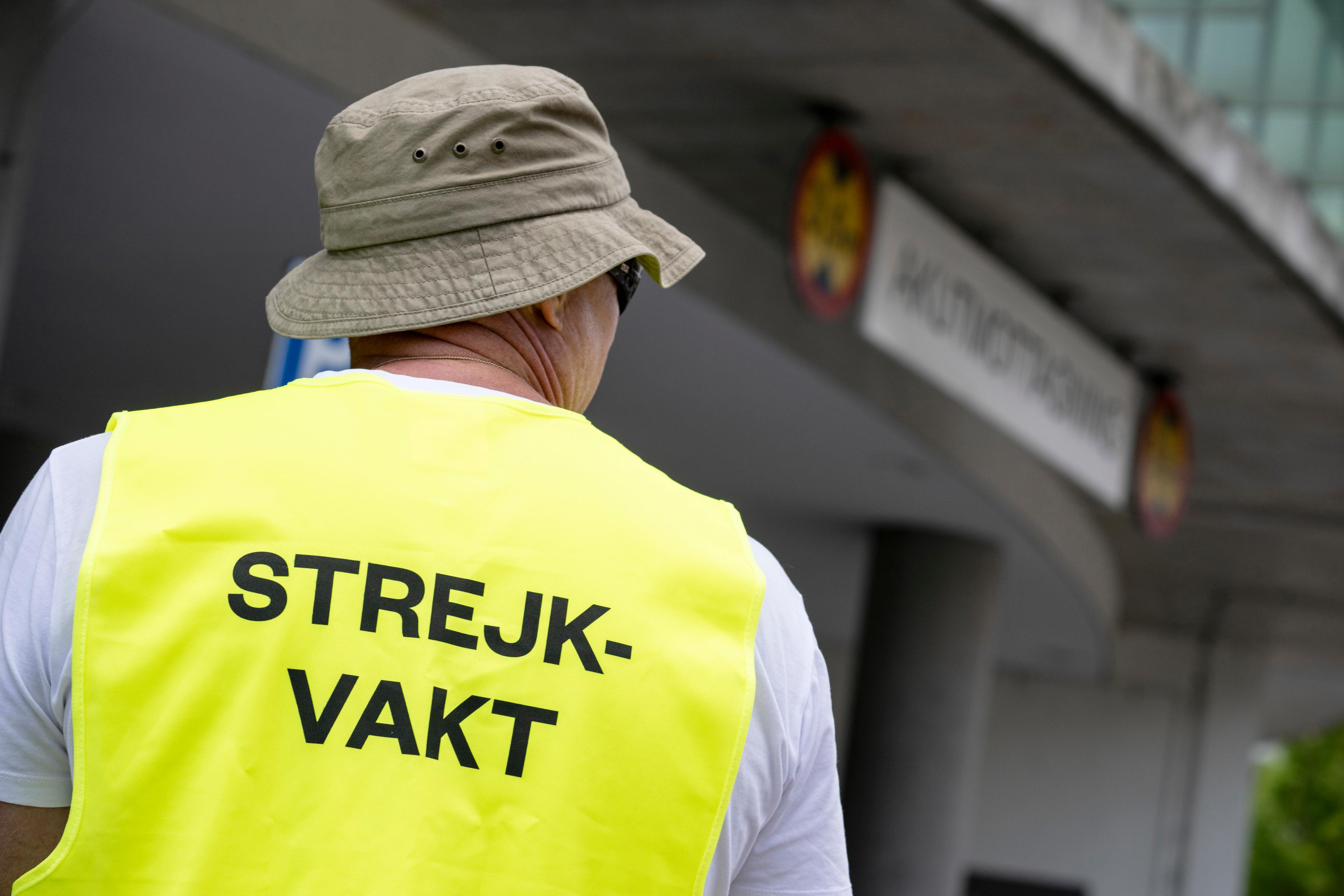 Strejkvakter utanför akutmottagningen på Skånes Universitetssjukhus i Malmö i förra veckan. Foto: Johan Nilsson/TT