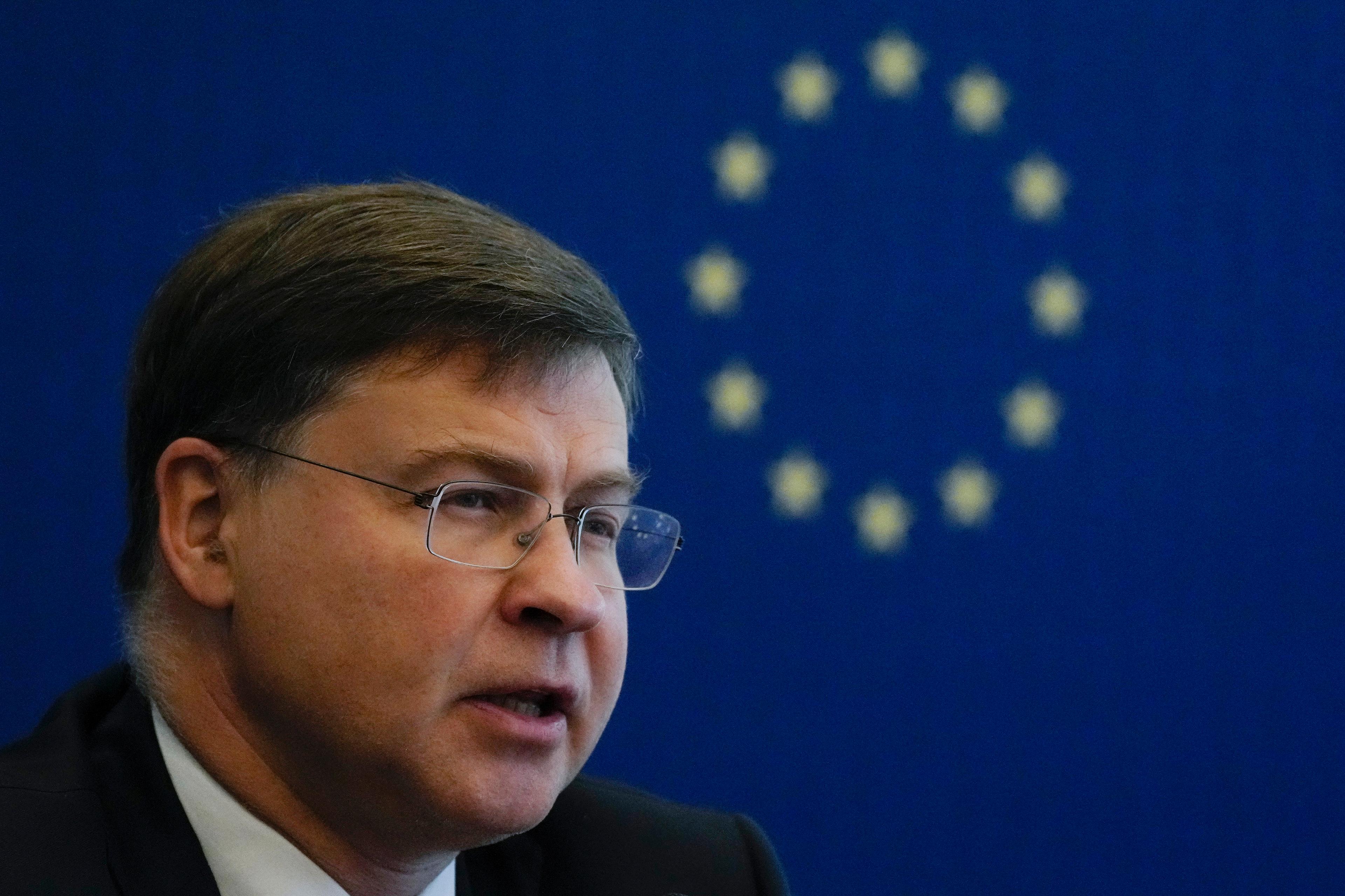 Lettiske Valdis Dombrovskis har redan nominerats för ännu en mandatperiod som EU-kommissionär. Arkivbild. Foto: Andy Wong/AP/TT