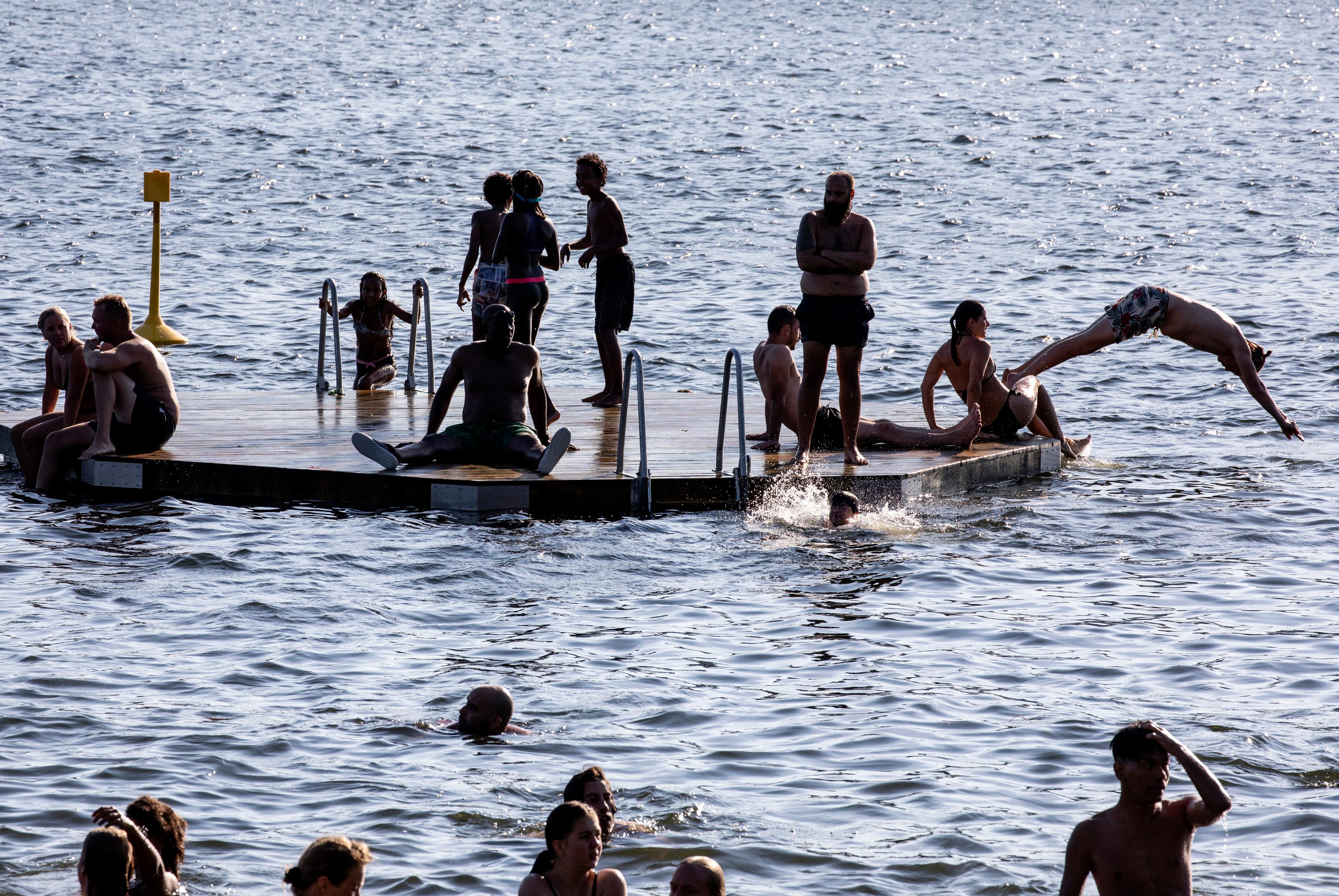 Bland annat hormoner som finns i p-piller kan hittas i våra badvatten. Arkivbild. Foto: Christine Olsson/TT