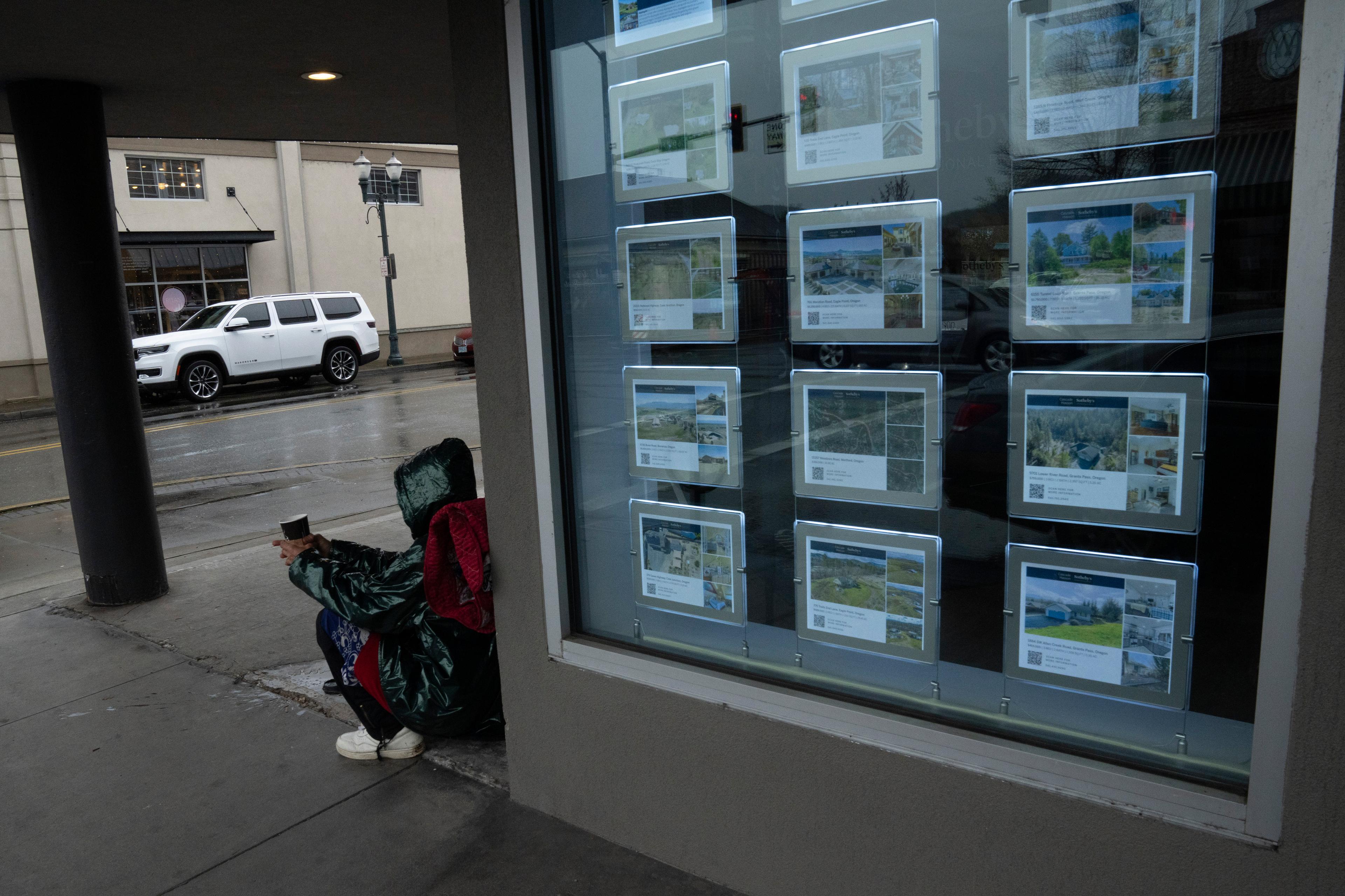 Dyra hyresbostäder pekas ut som en orsak till att rekordmånga är hemlösa. Arkivbild. Foto: Jenny Kane/AP/TT