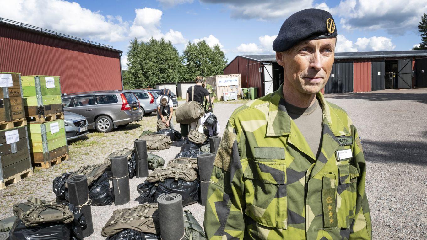 Dalregementets chef Ronny Modigs kan snart hälsa välkommen till ”idrottsvärnplikt”. Nu i höst sker prövningen och till sommaren 2025 sker inryckningen. Foto: Ulf Palm/TT