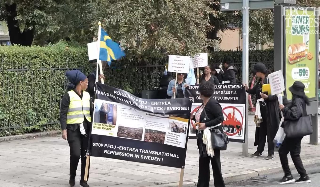 Eritreanska regimkritiker protesterar mot att det i år kommer att hållas en svensk-eritreansk kulturfestival på Järvafältet i nordvästra Stockholm. Foto: Marcus Strand