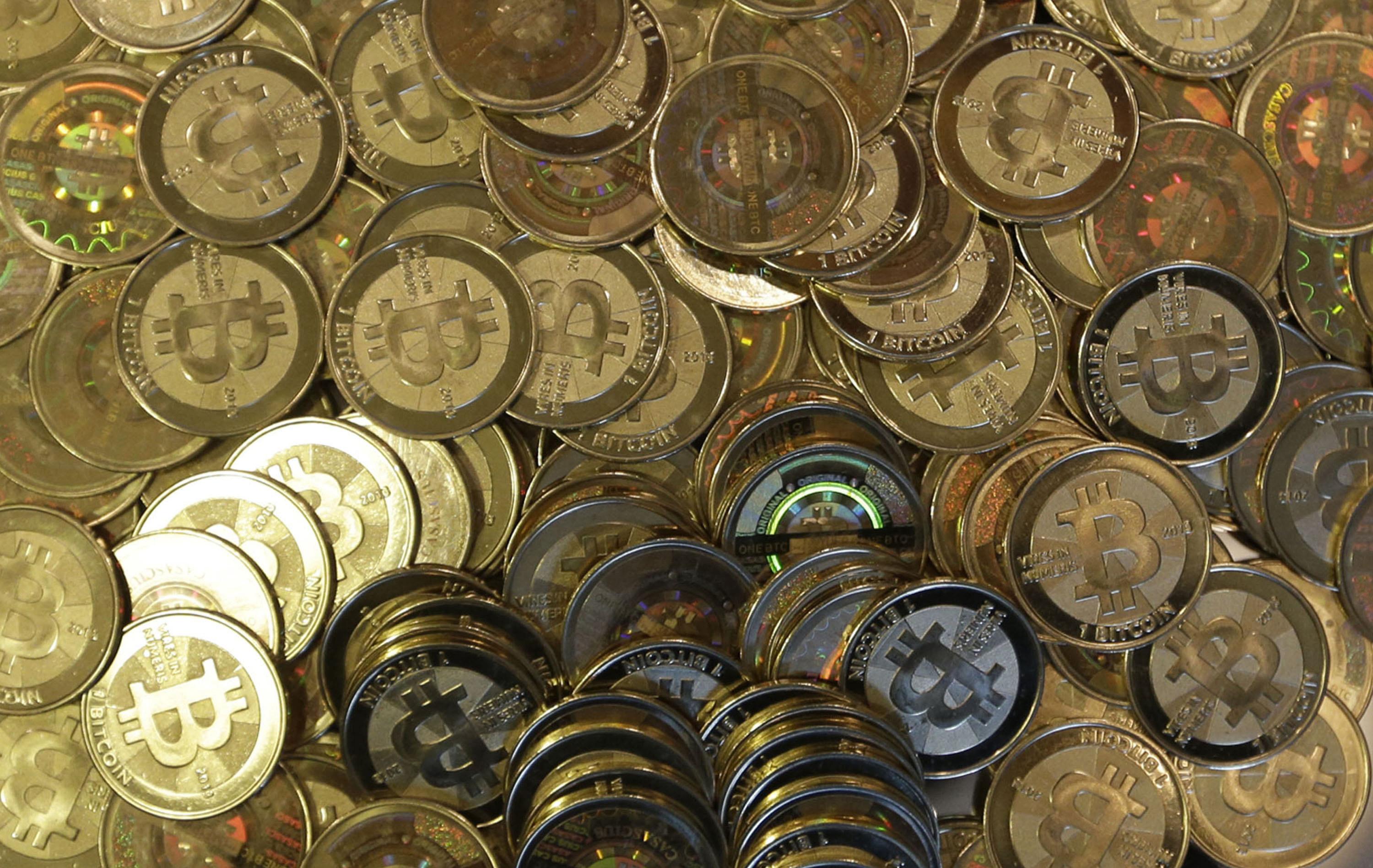 Bitcoin är efter kraftiga kursfall i veckan nu på minus 25 procent sedan den historiska toppen i mars. Arkivbild. Foto: Rick Bowmer AP/TT