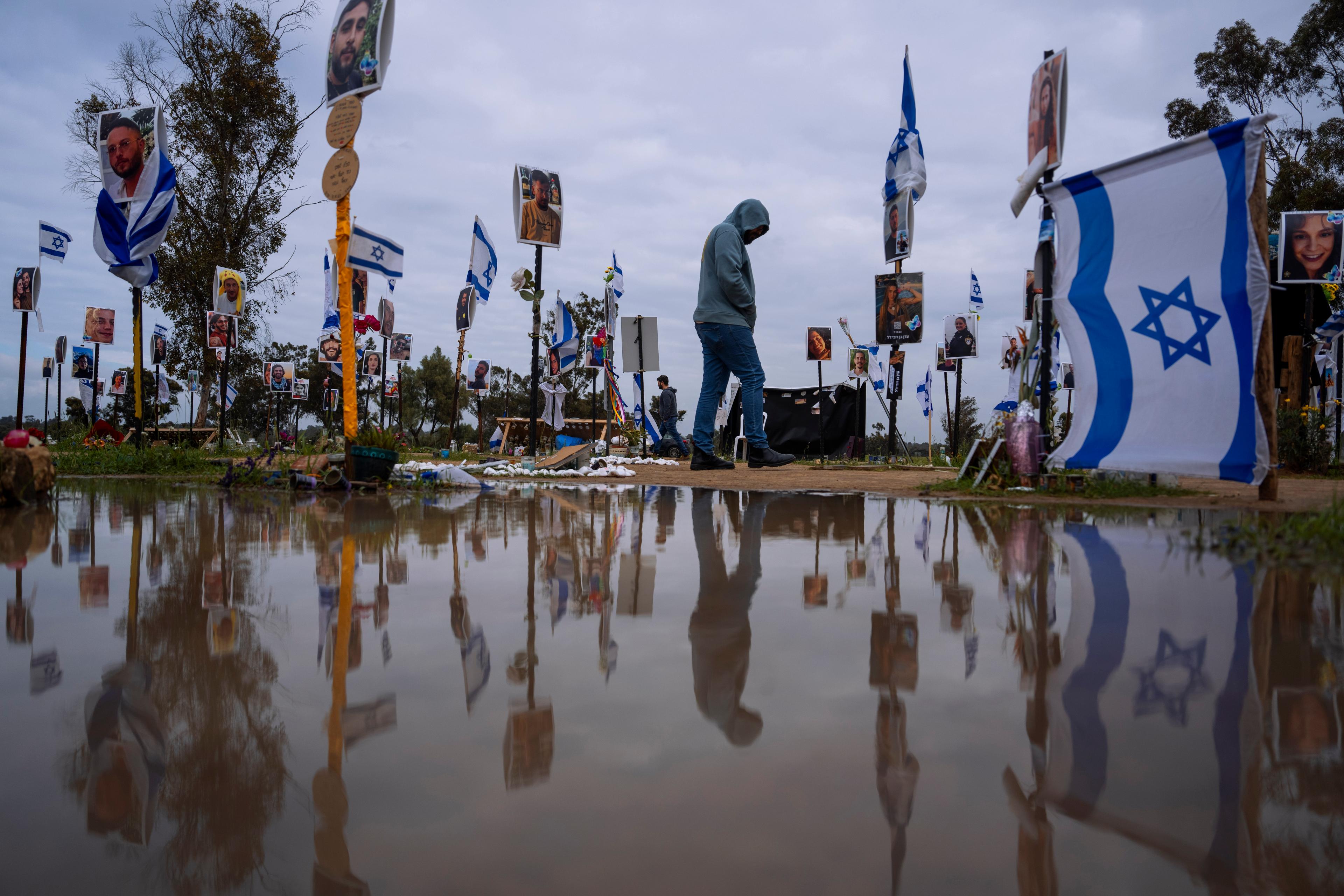 Minst 364 civila dödades under attacken mot Supernova Music Festival i Israel. Arkivbild Foto: Oded Balilty/AP/TT